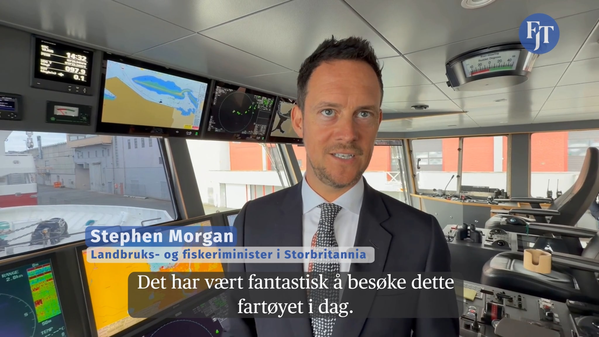 Stephen Morgan om bord på Skulebas
