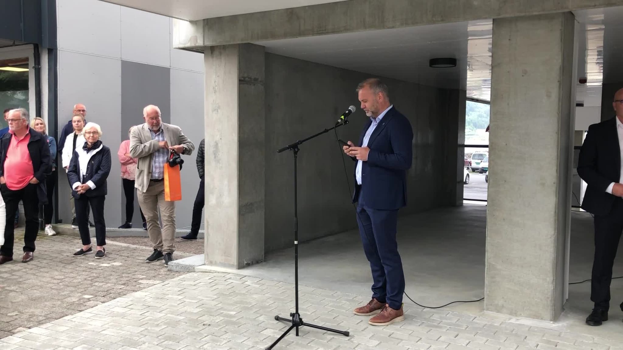 Ola Teigen åpner Ariel Terrasse.MOV