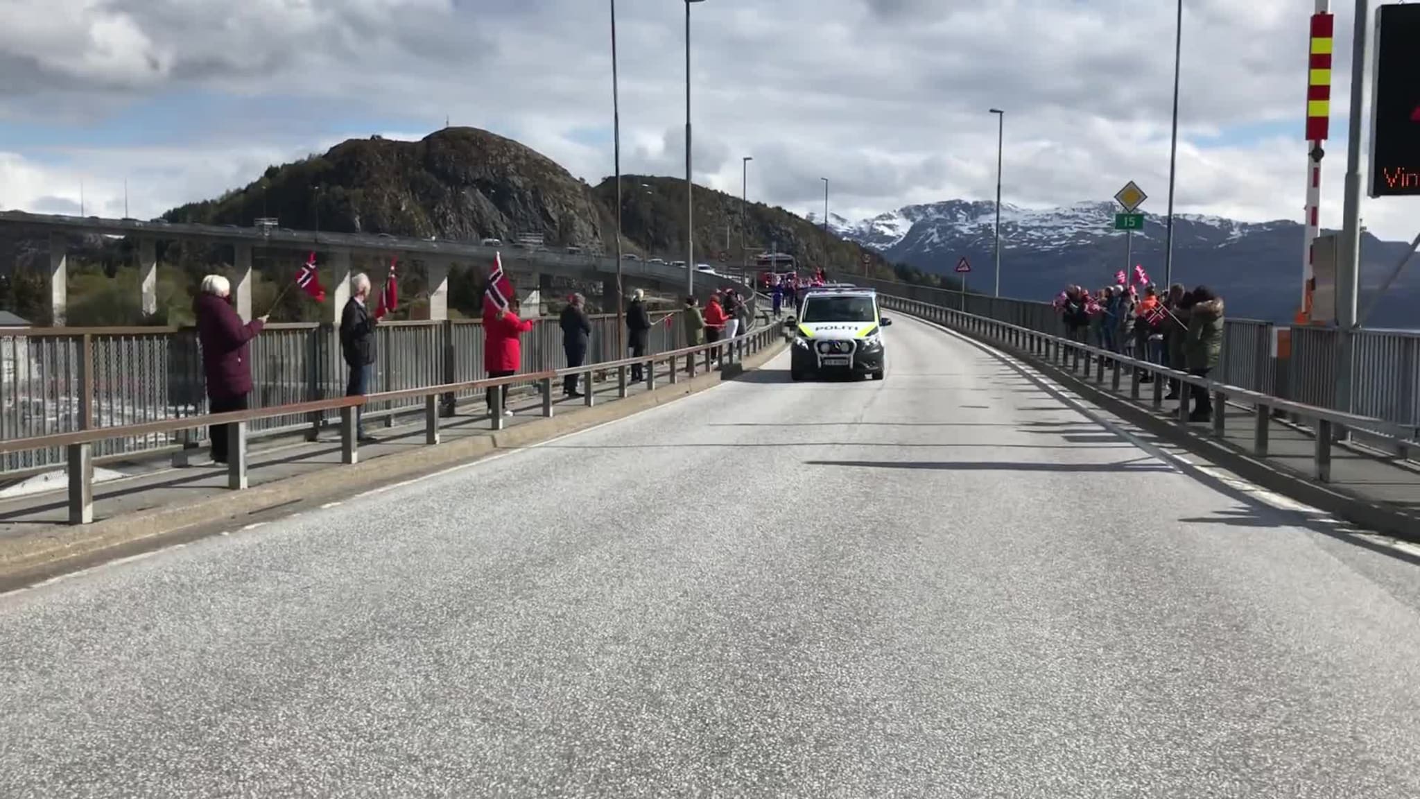 Måløyrussen startar feiringa.MOV