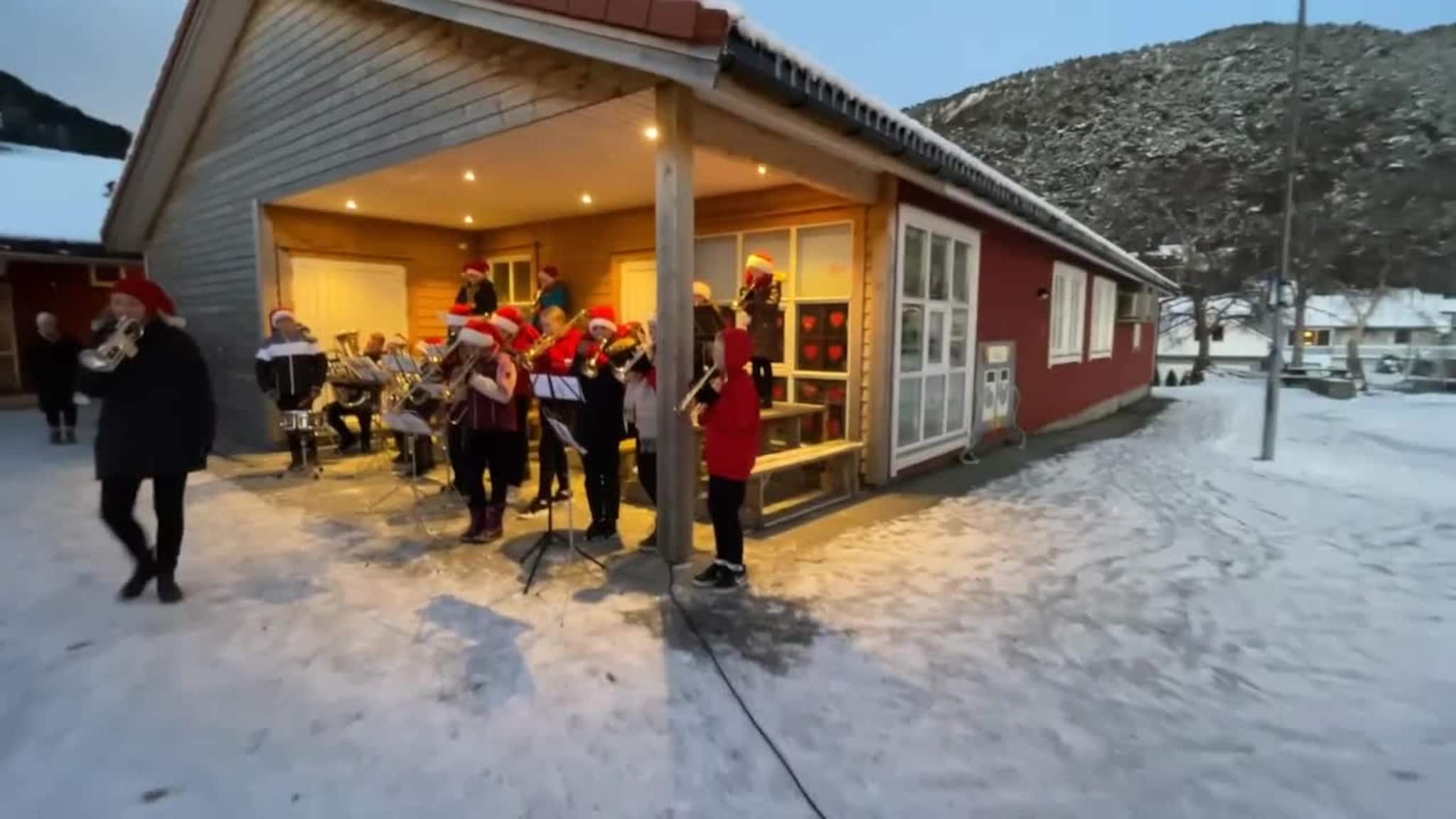 Adventsfest i Holvik og Vågsvåg-2021.mp4