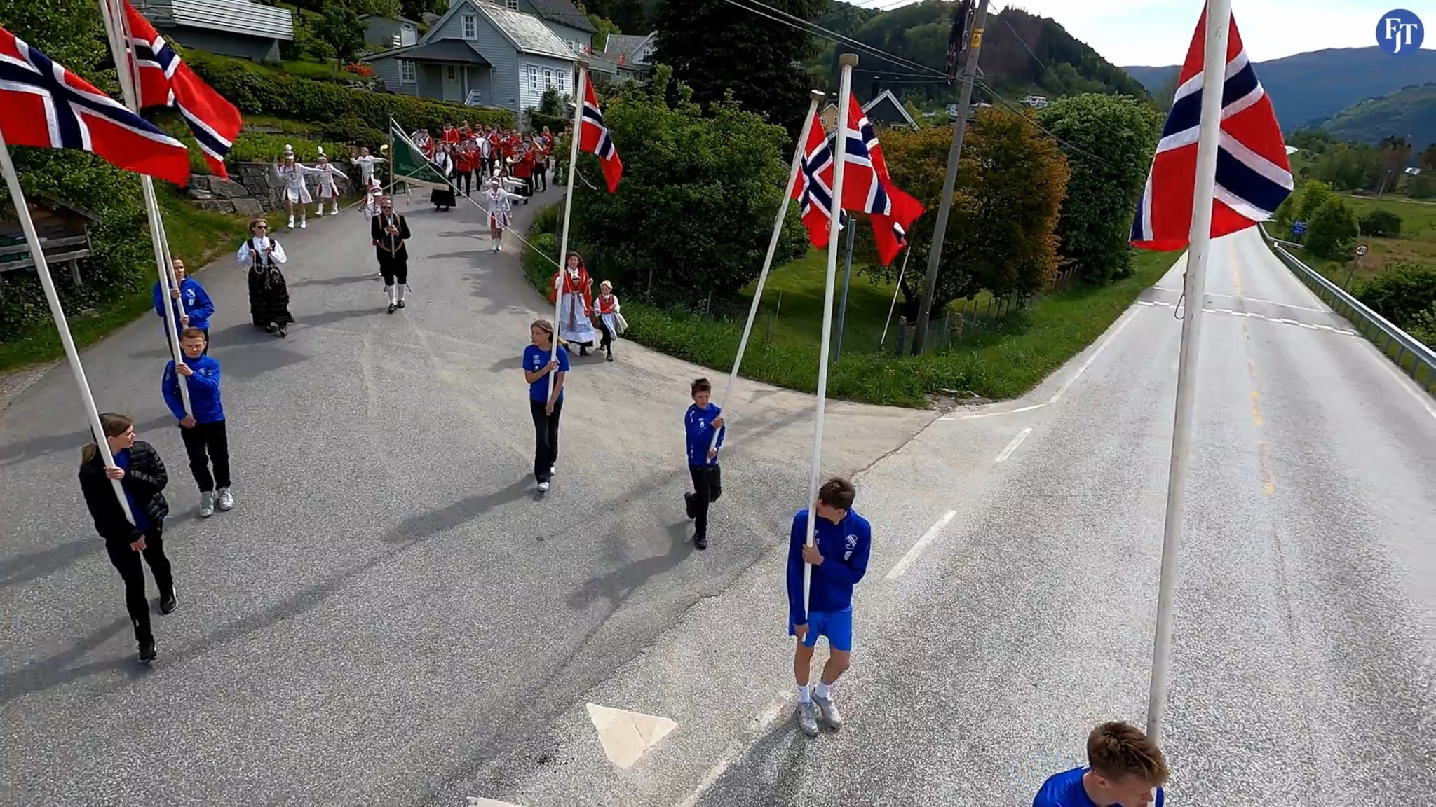 Har du alltid lurt på korleis toget ser ut frå toppen av ei fane?
