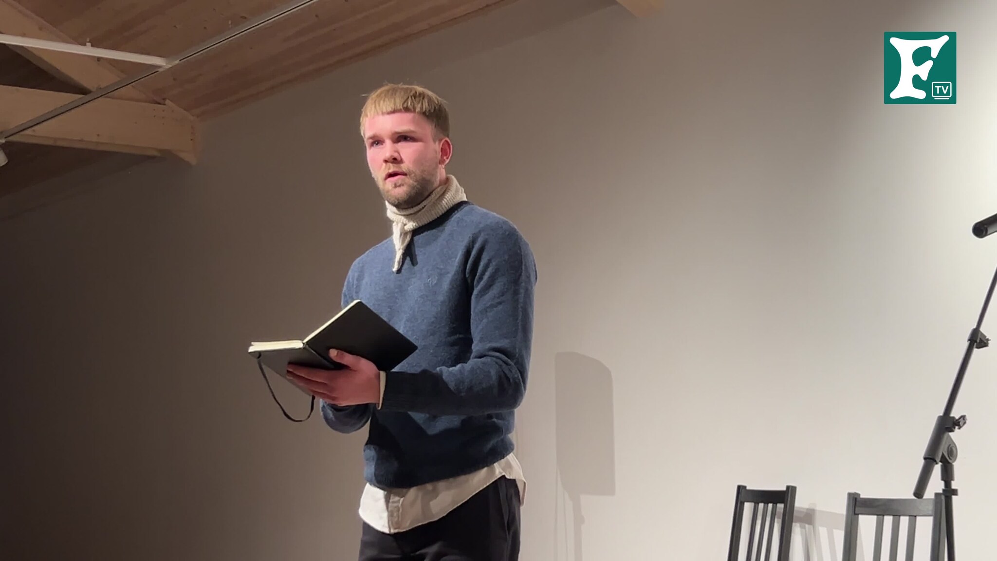 Martin Steinum Brun syng under konserten «Kristian i 100»