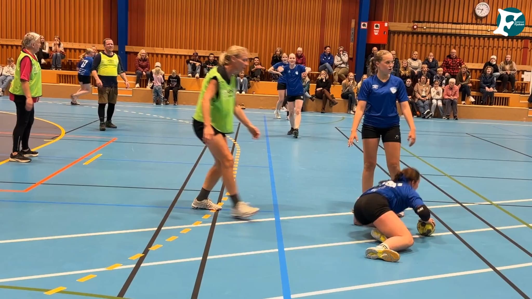 Showkamp mellom Skjåk kommunestyre og Skjåk J14