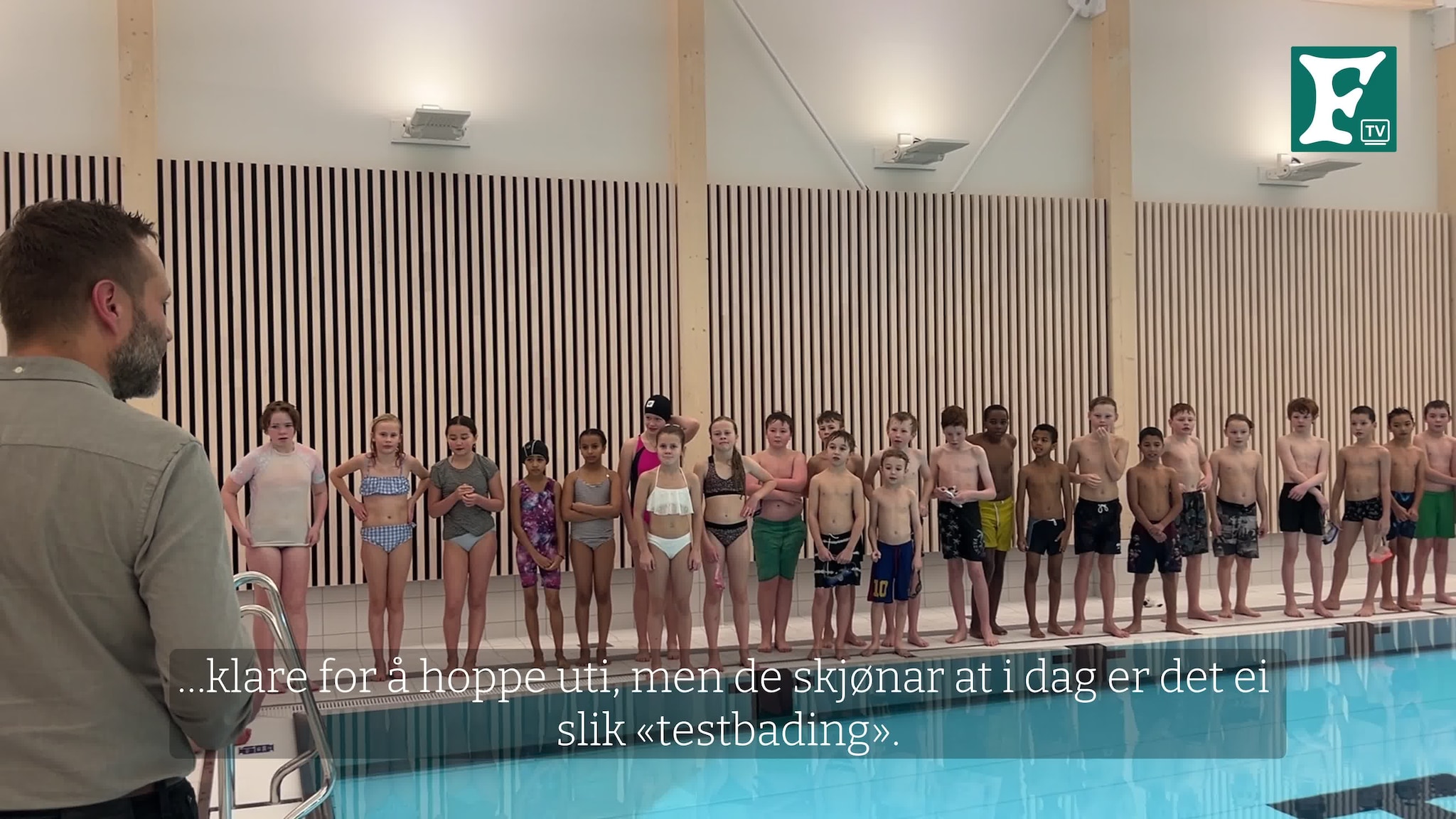 Testopning av basseng i Vågå