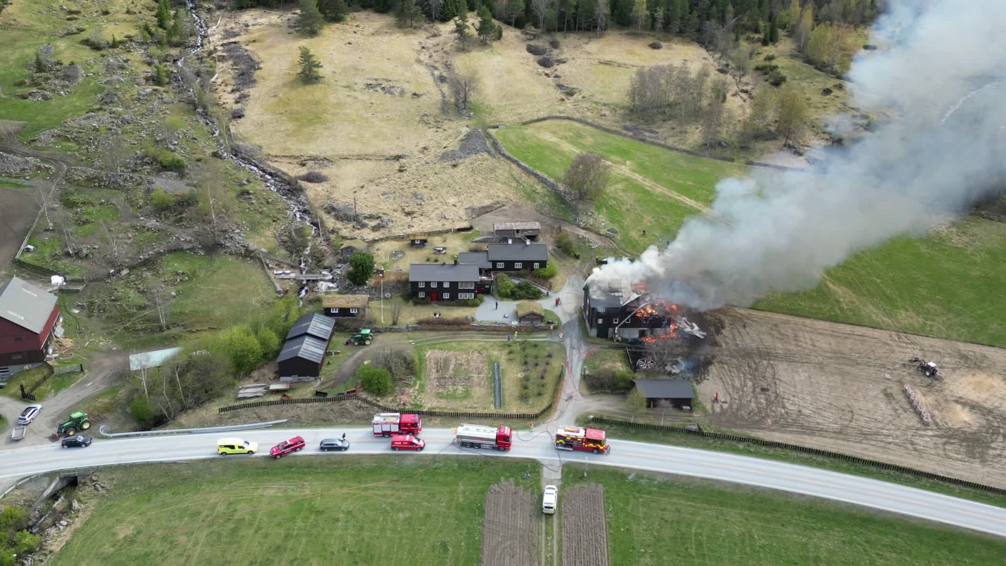 Brannen på Strind i Lom frå lufta