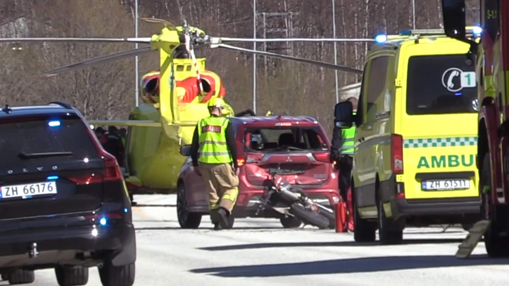 Motorsykkel kolliderte med bil