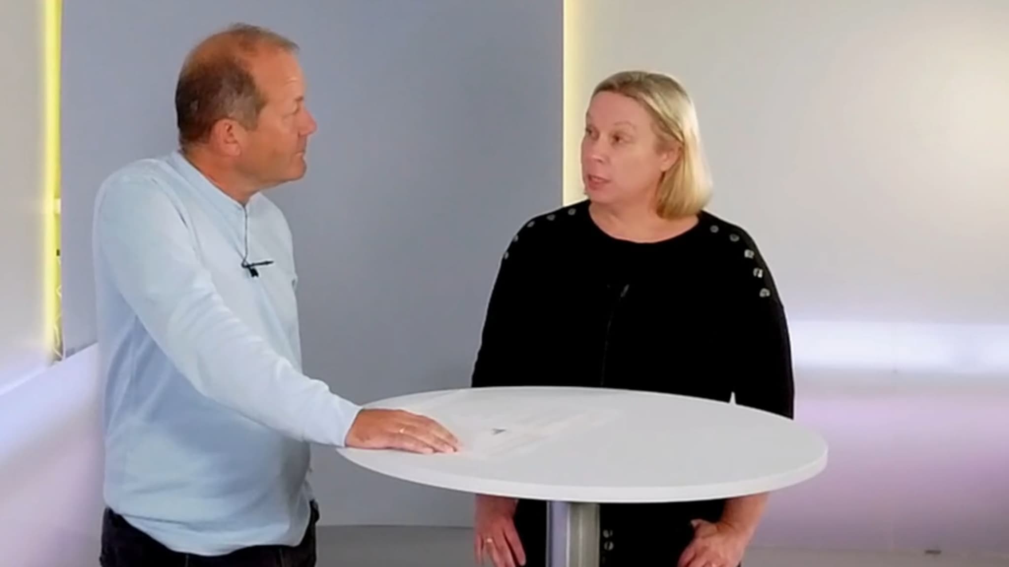 – Han kan være en mulig forsvarsminister