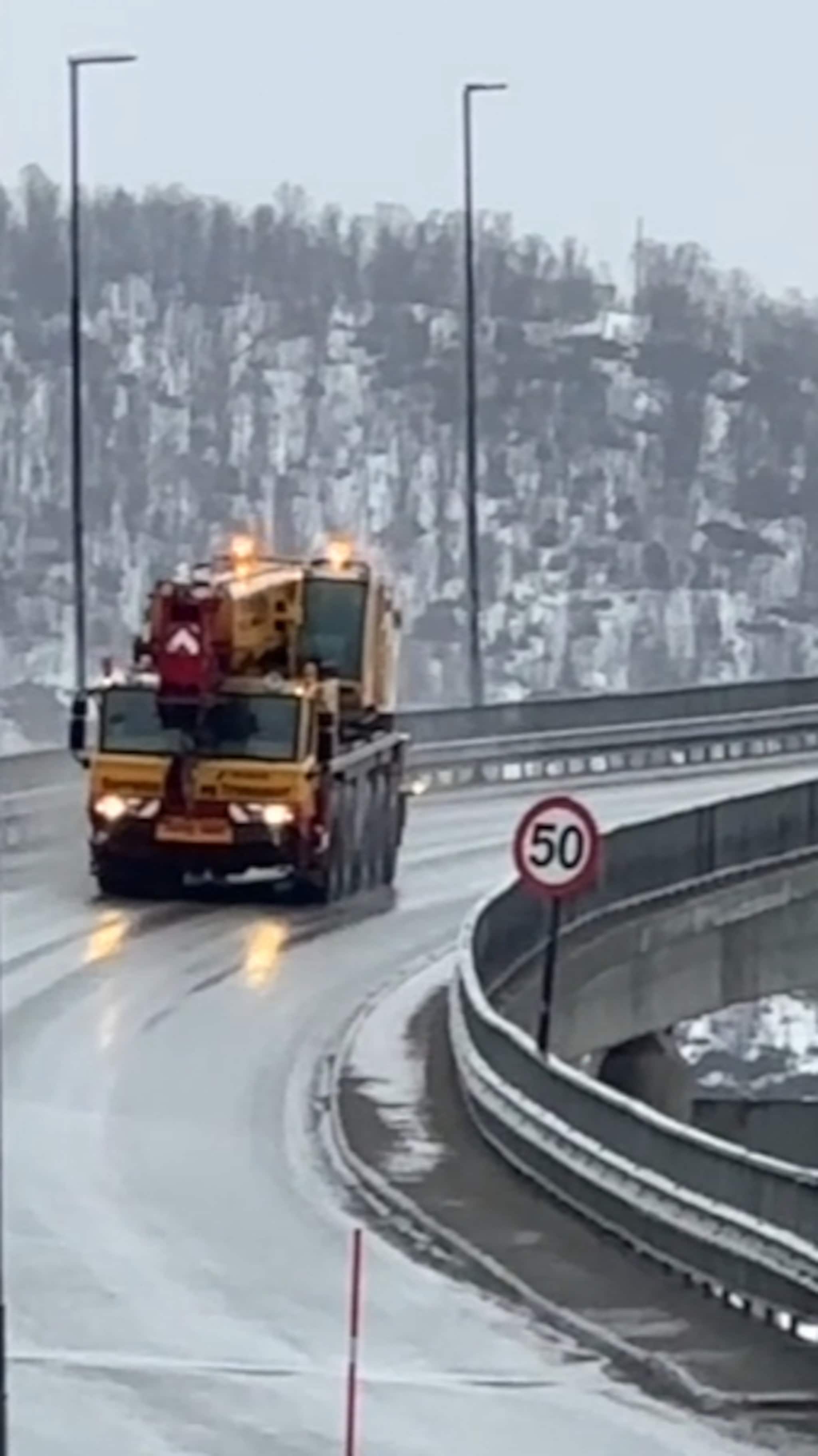 Tung transport stengte brua