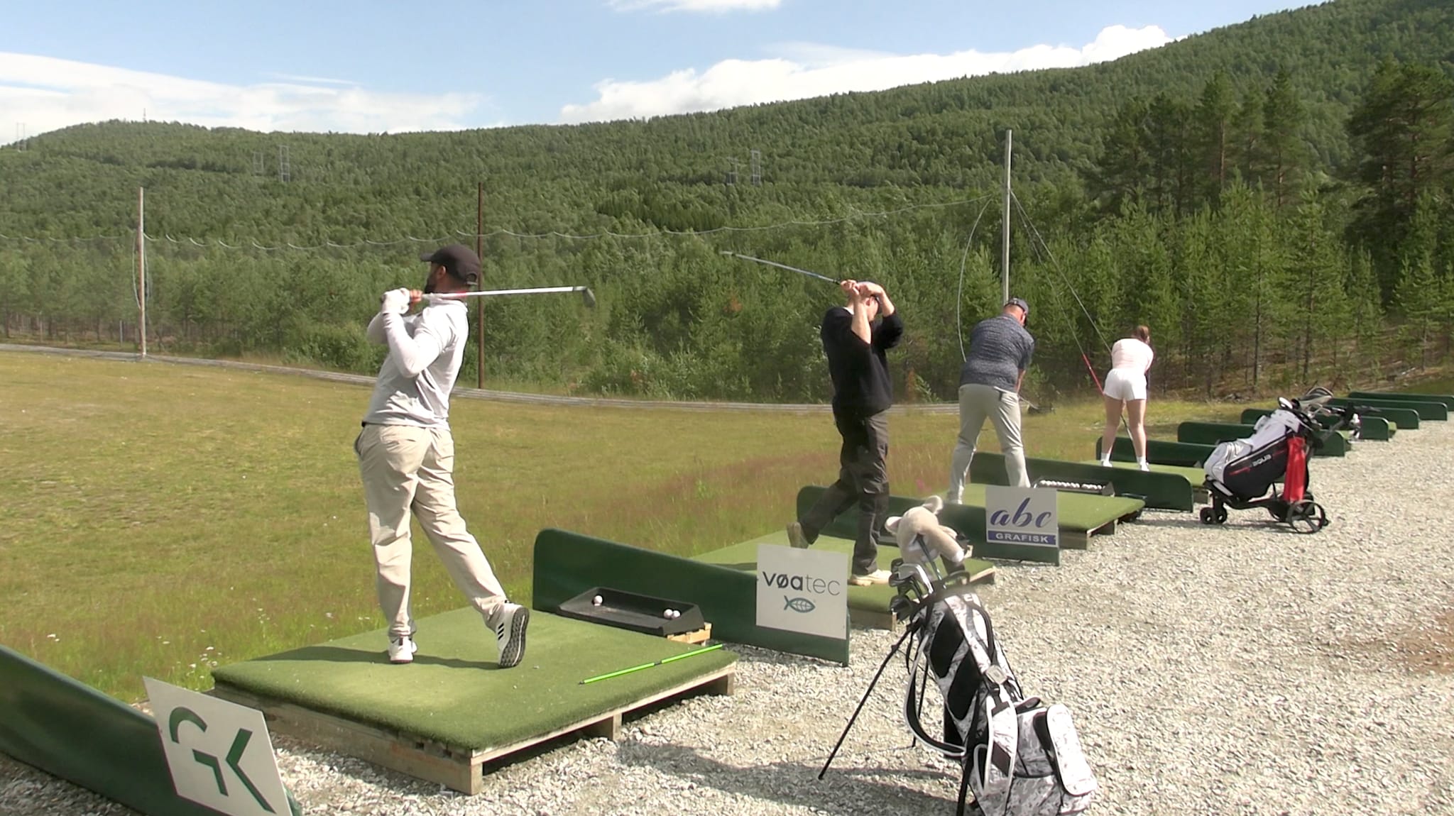 Eneste i Midt-Troms – bli med på en tur rundt golfbanen i Bardu