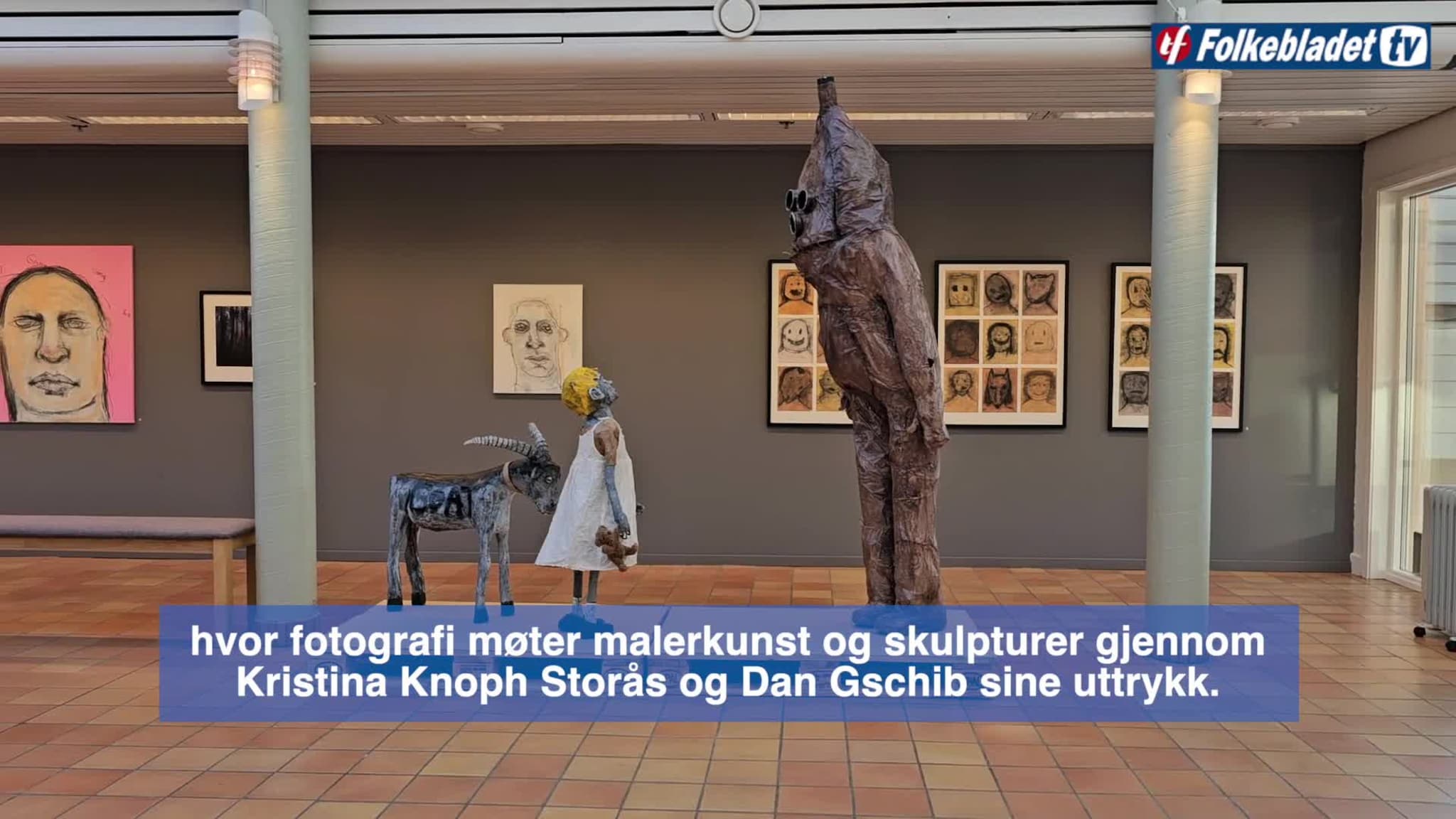 Der fotografi, malerkunst og skulptur møtes