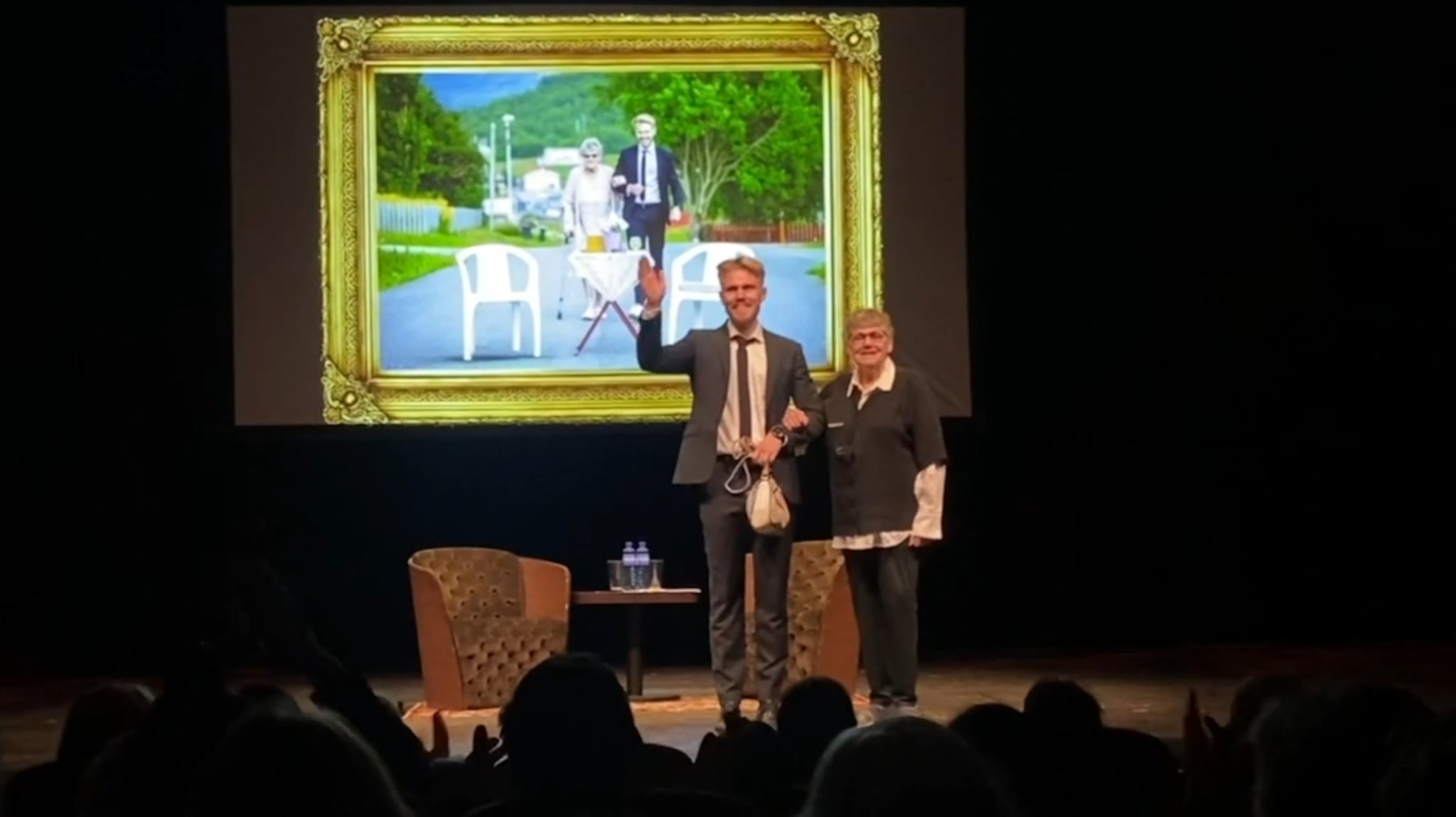 Her setter bestemor og Sindre punktum
