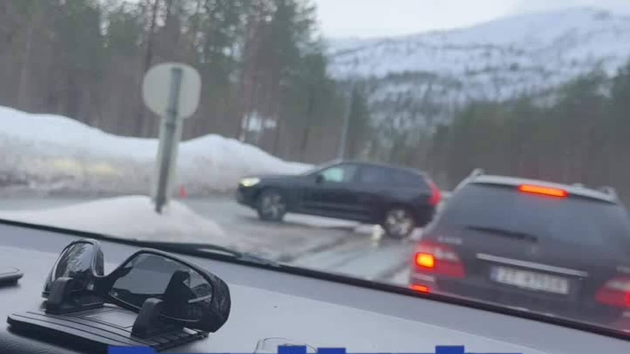 Her snur sjåføren midt på travle E6