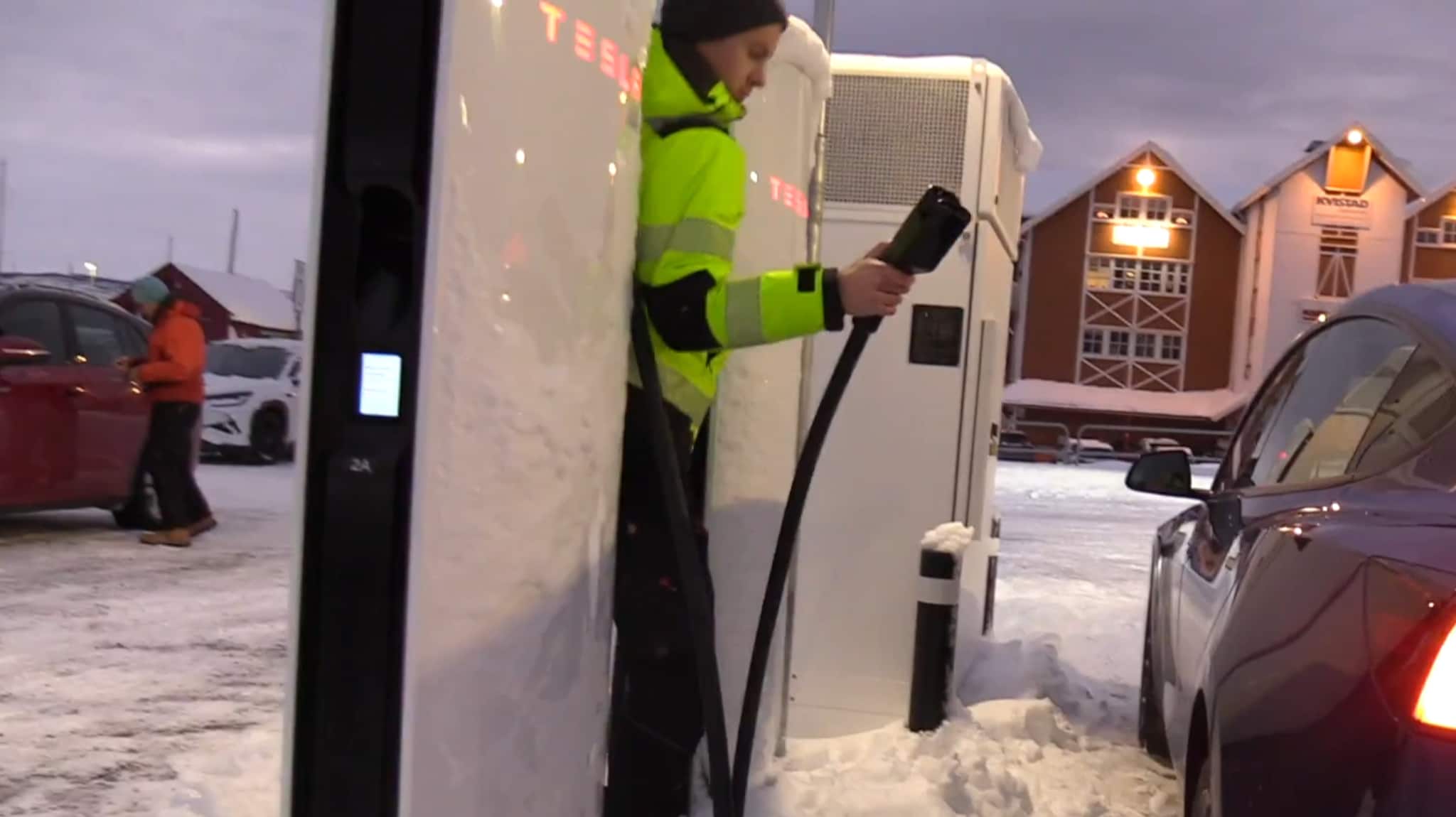 Tesla åpnet åtte nye ladere