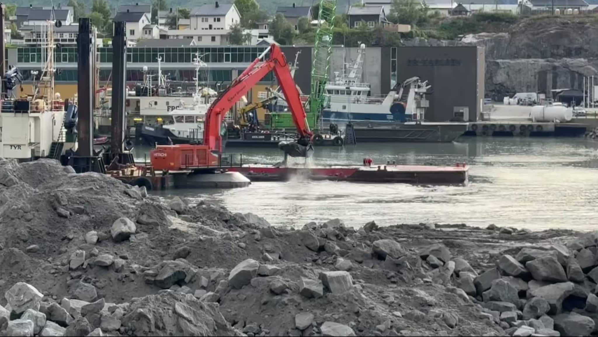 Støre om utvidelsen av Husøy havn