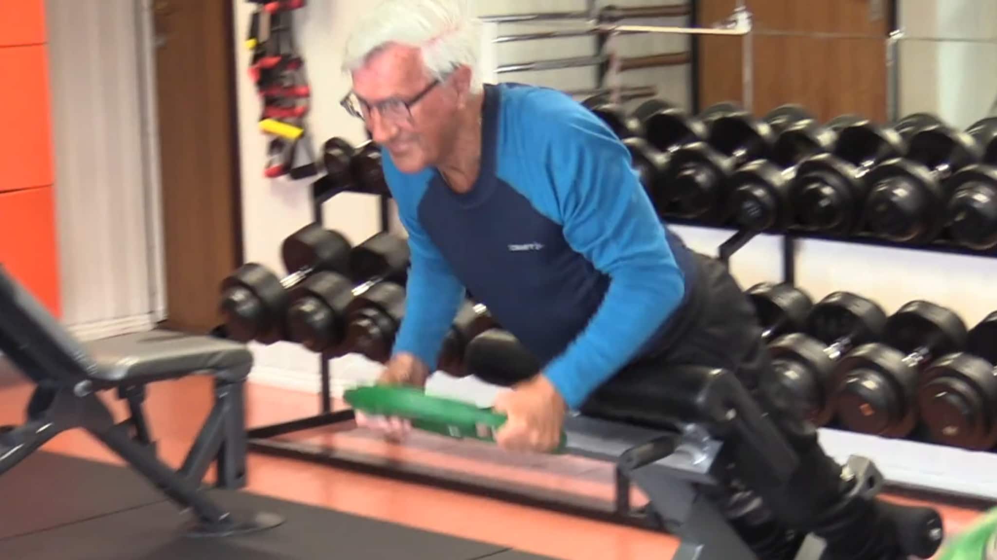 Her løfter Jan Erik (83) vekter som en ungdom: – Det er full aktivitet hele tida