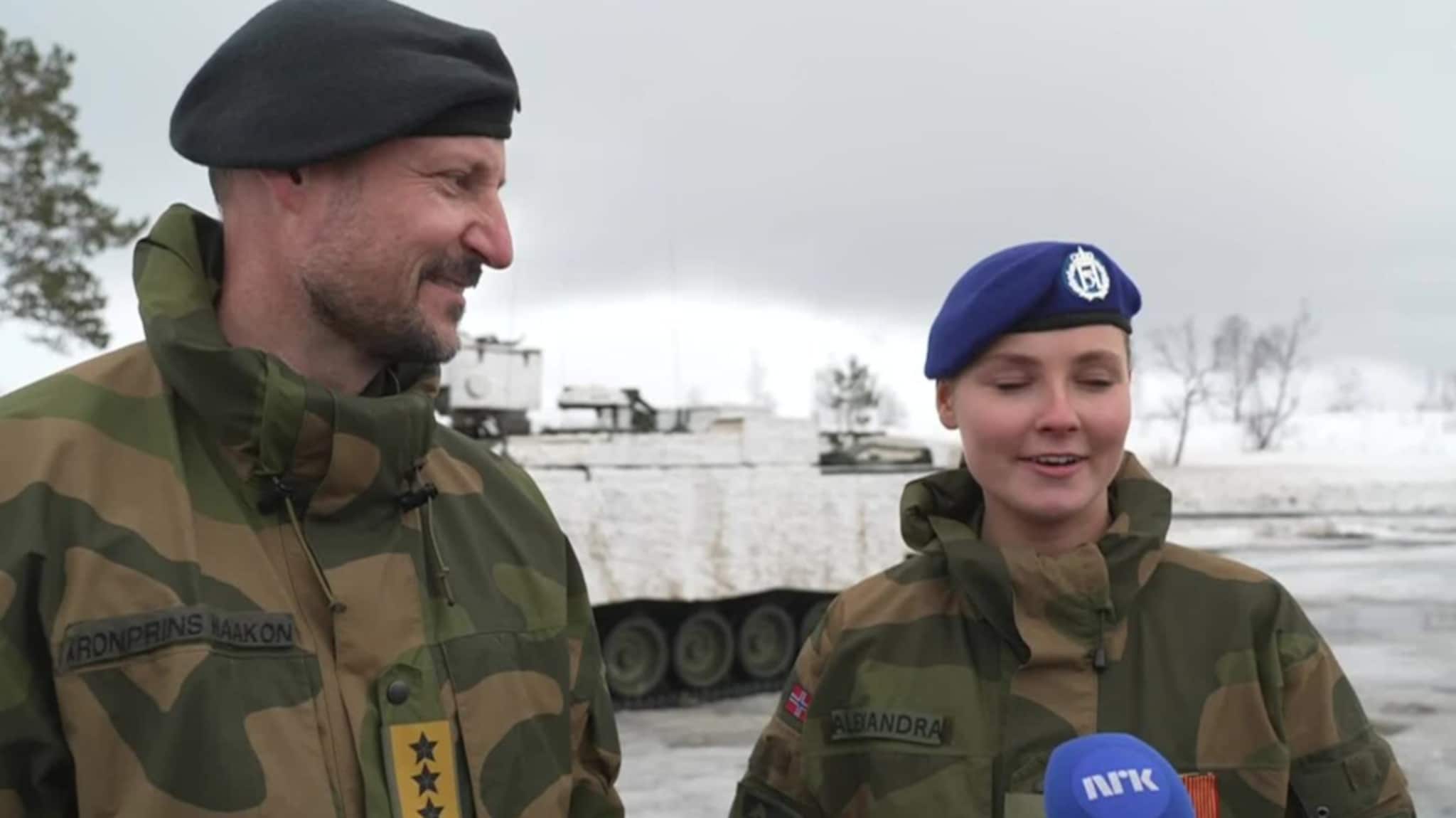 Dette synes prinsessen om å bli inspisert av far