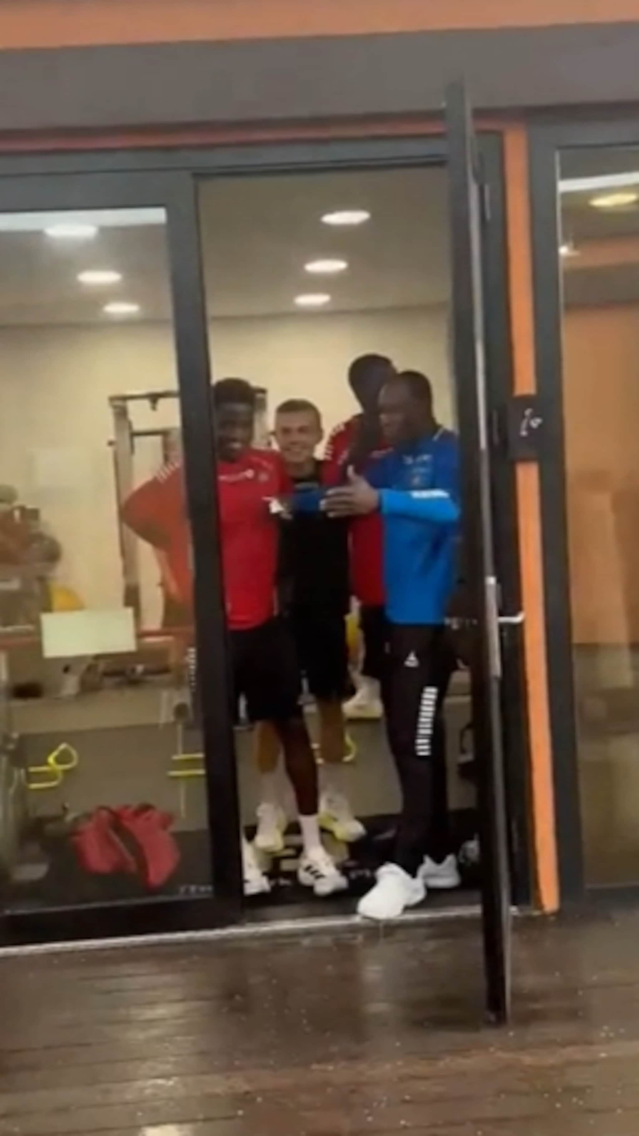 Begynner å hagle — sjekk TIL-spillernes reaksjon