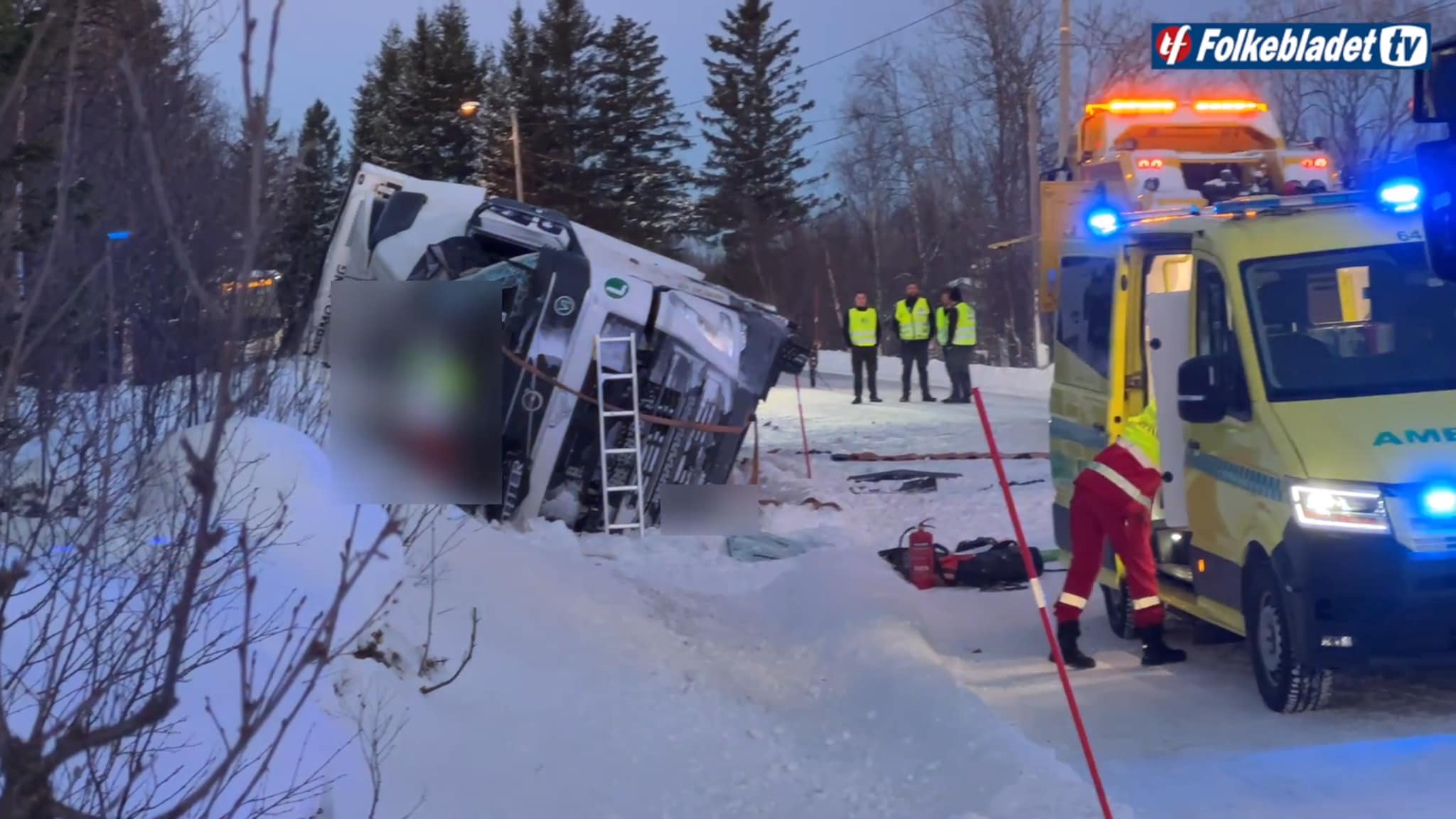 En person omkom i ulykke med semitrailer