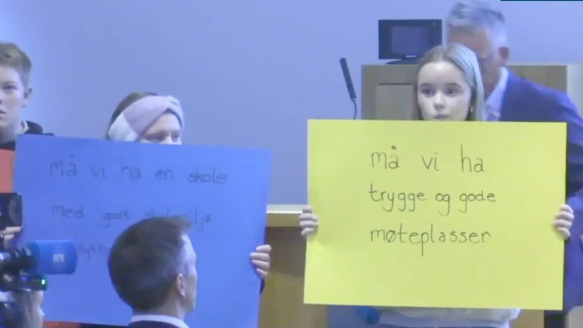 Ministeren ble møtt av barn og unge: – Vi må ha trygge og gode møteplasser