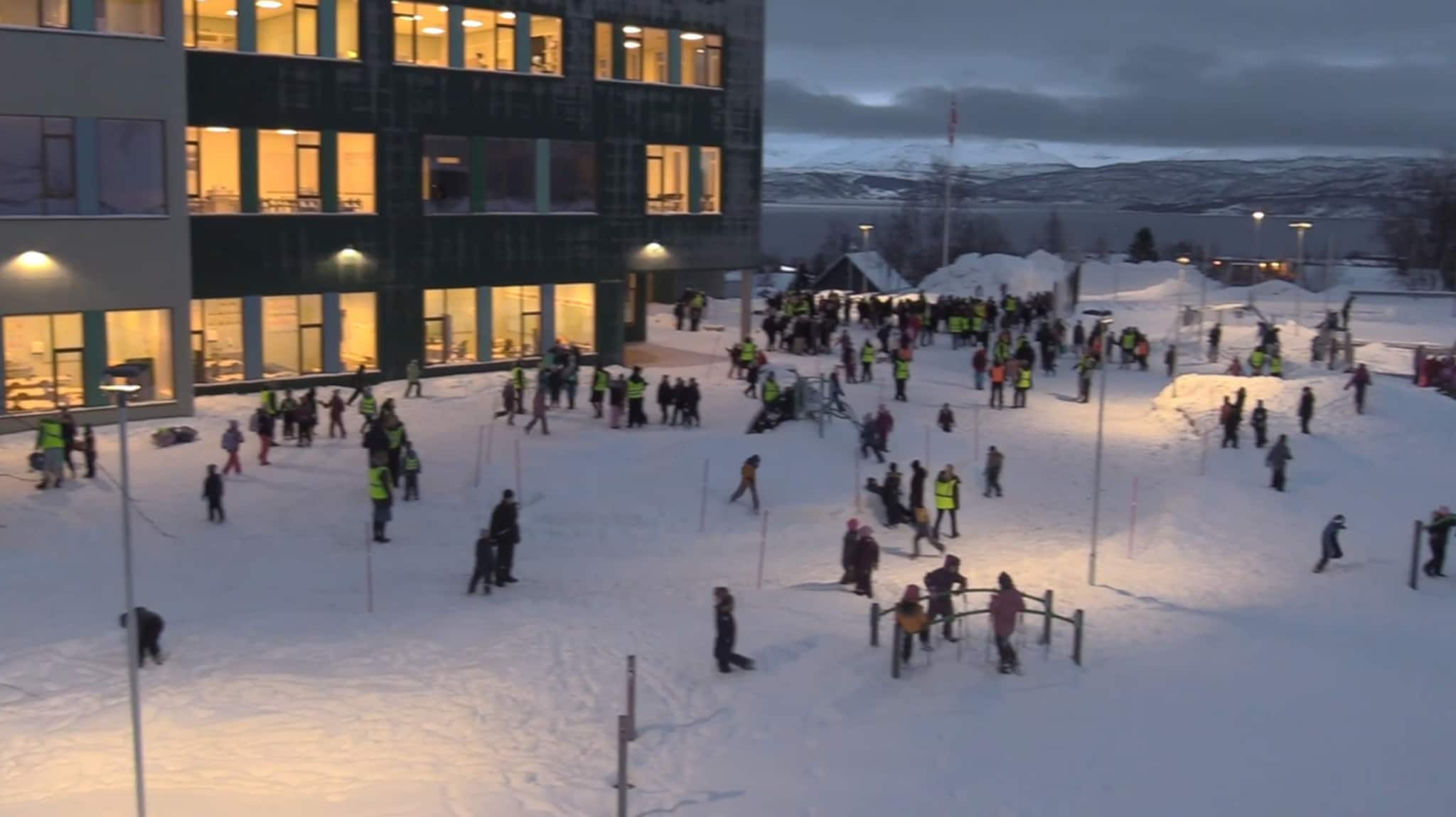 Endelig fikk elevene se den nye skolen