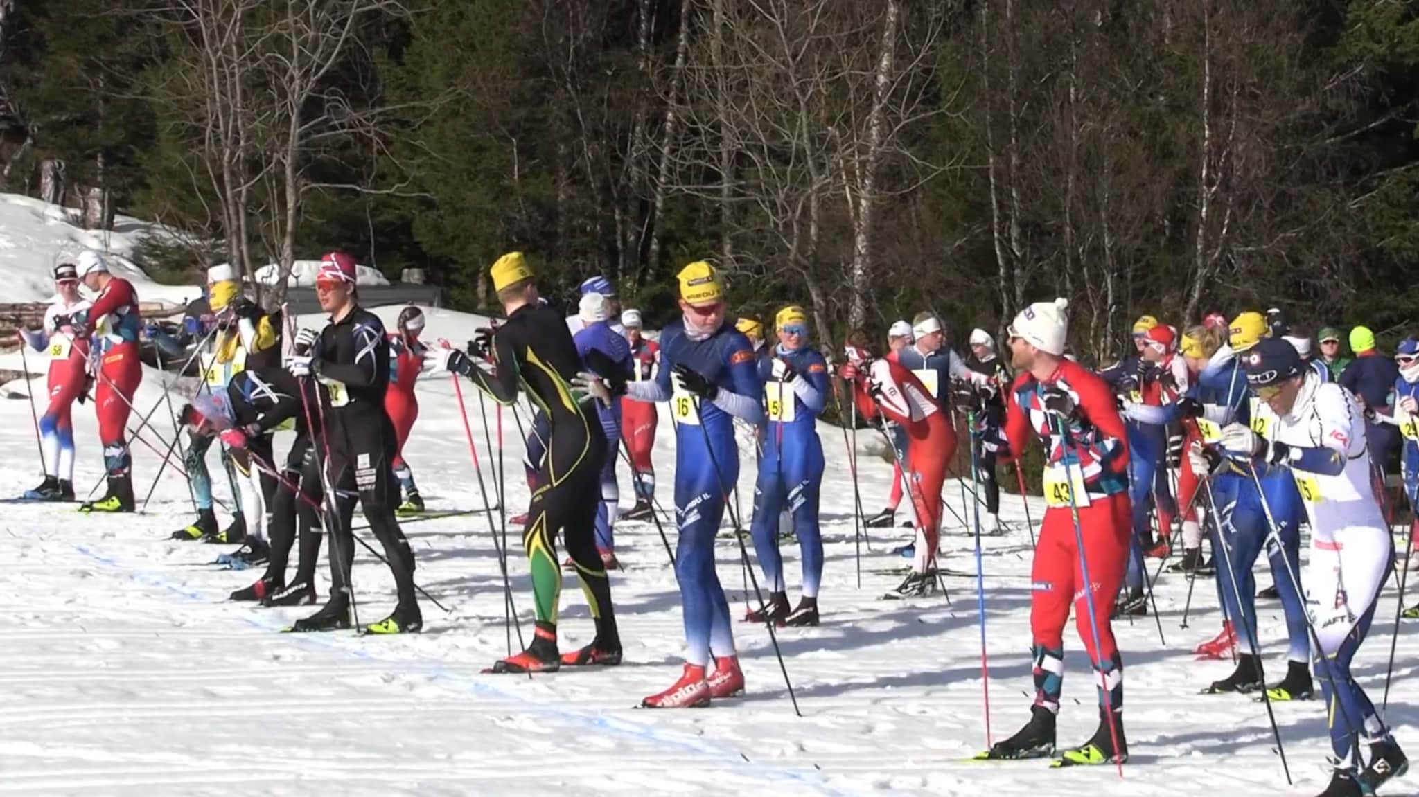 Spanstind rundt i strålende sol