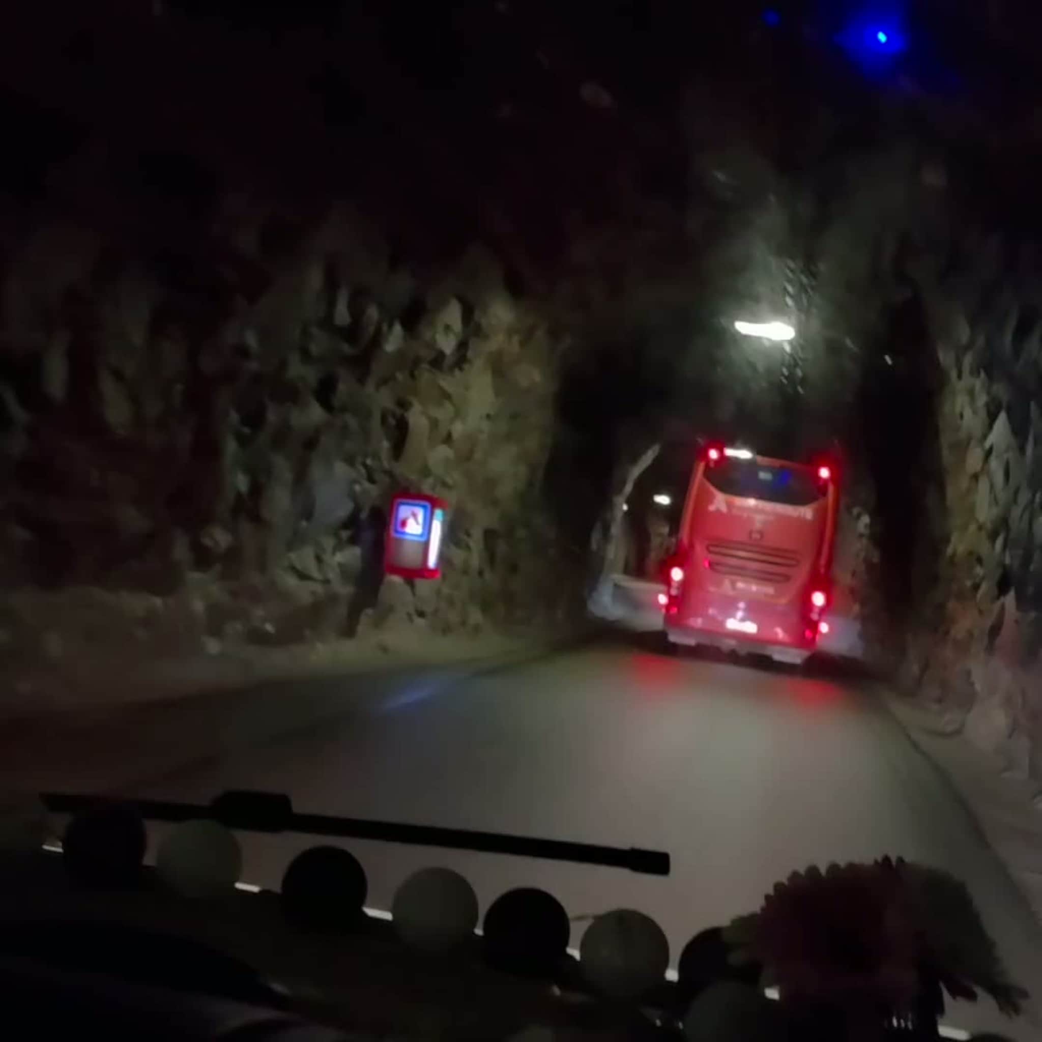 Turister sjokkert over senjatunneler