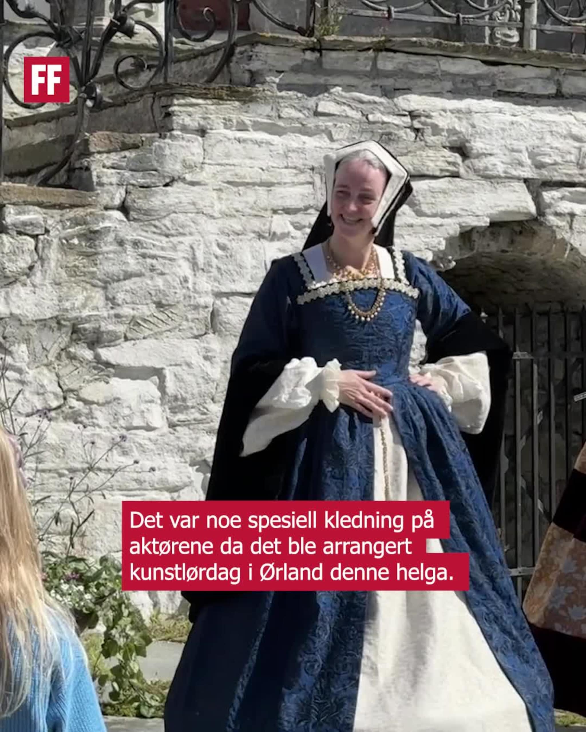 Åpnet sesongen i nye kjoler