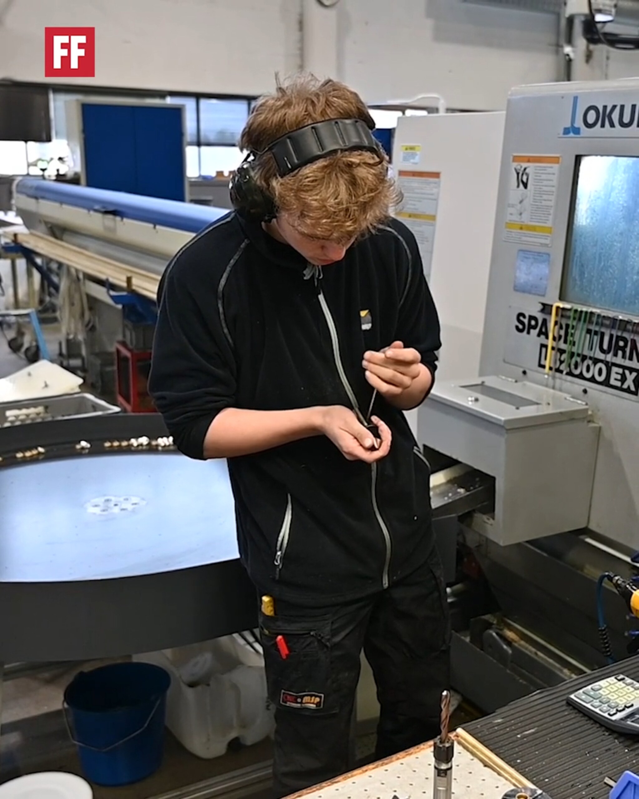 Olaus skal ta over gården en dag – men først skal han i industrien