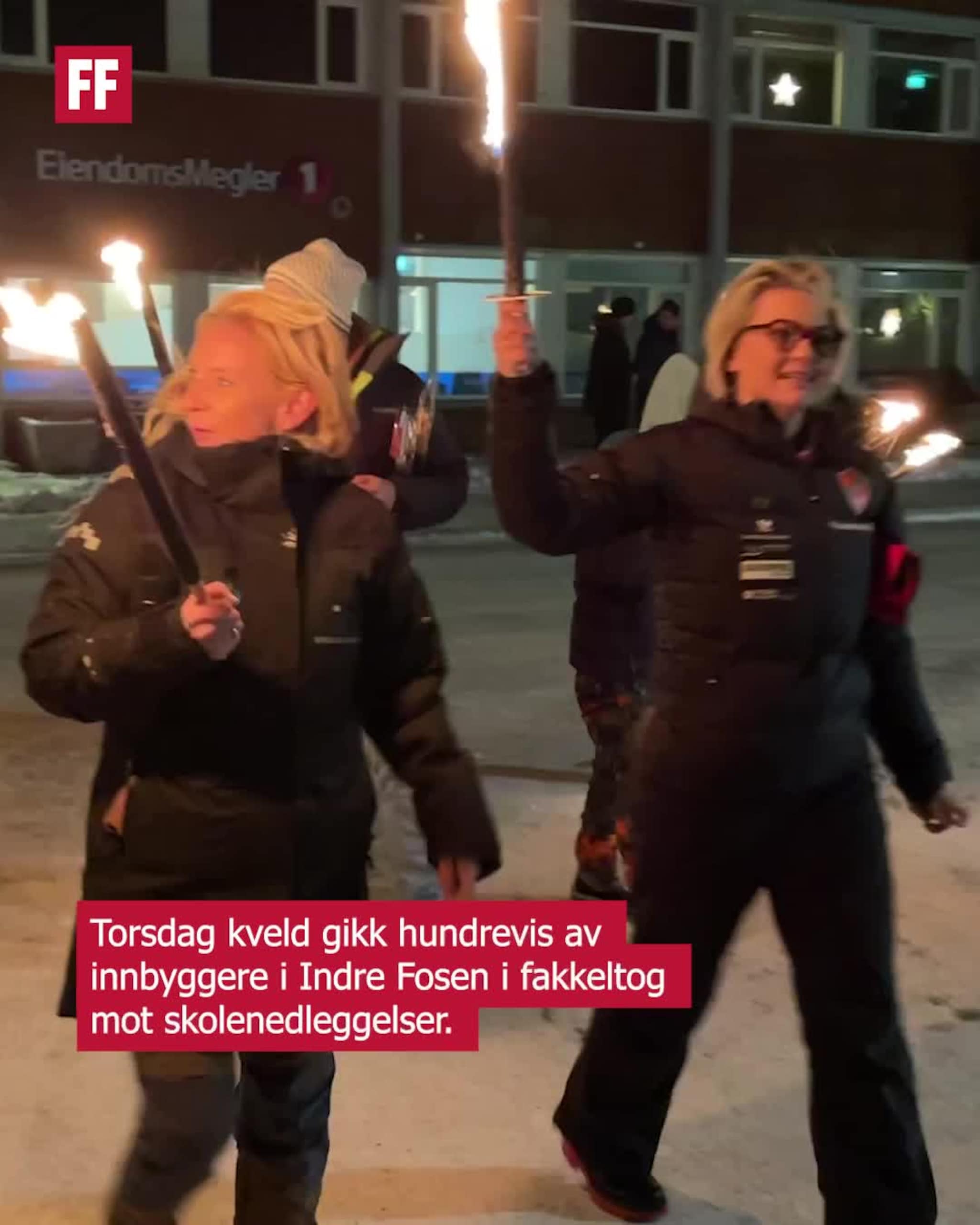 Flere hundre protesterte mot skolenedleggelser