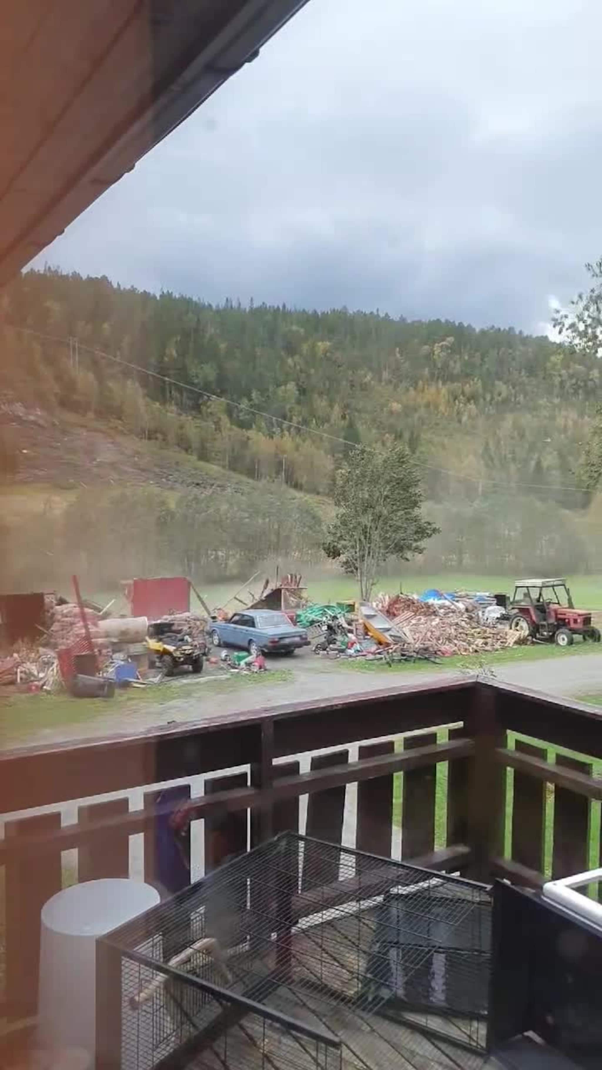 Flere tusen rammet av stormen