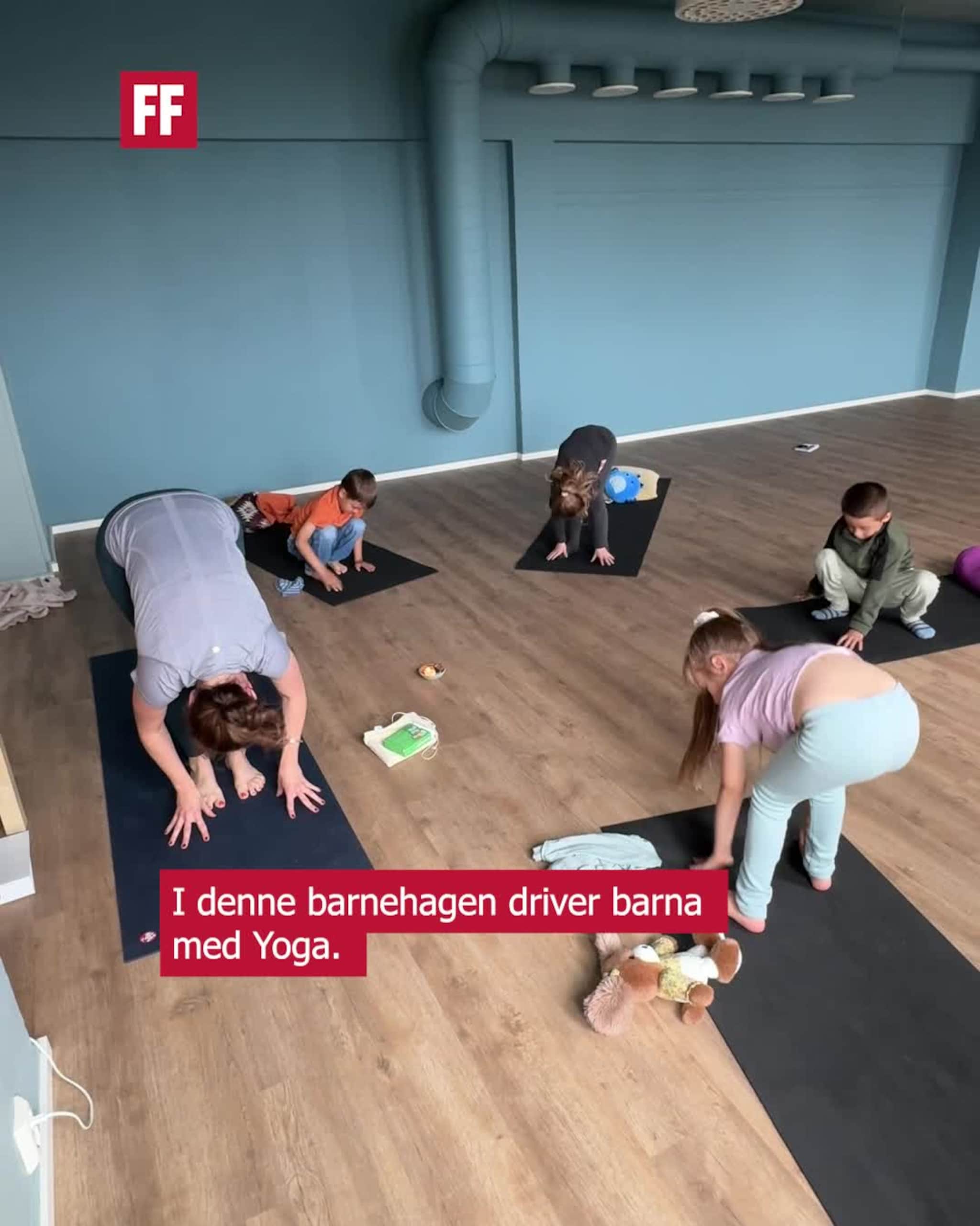 I denne barnehagen har de Yoga på timeplanen