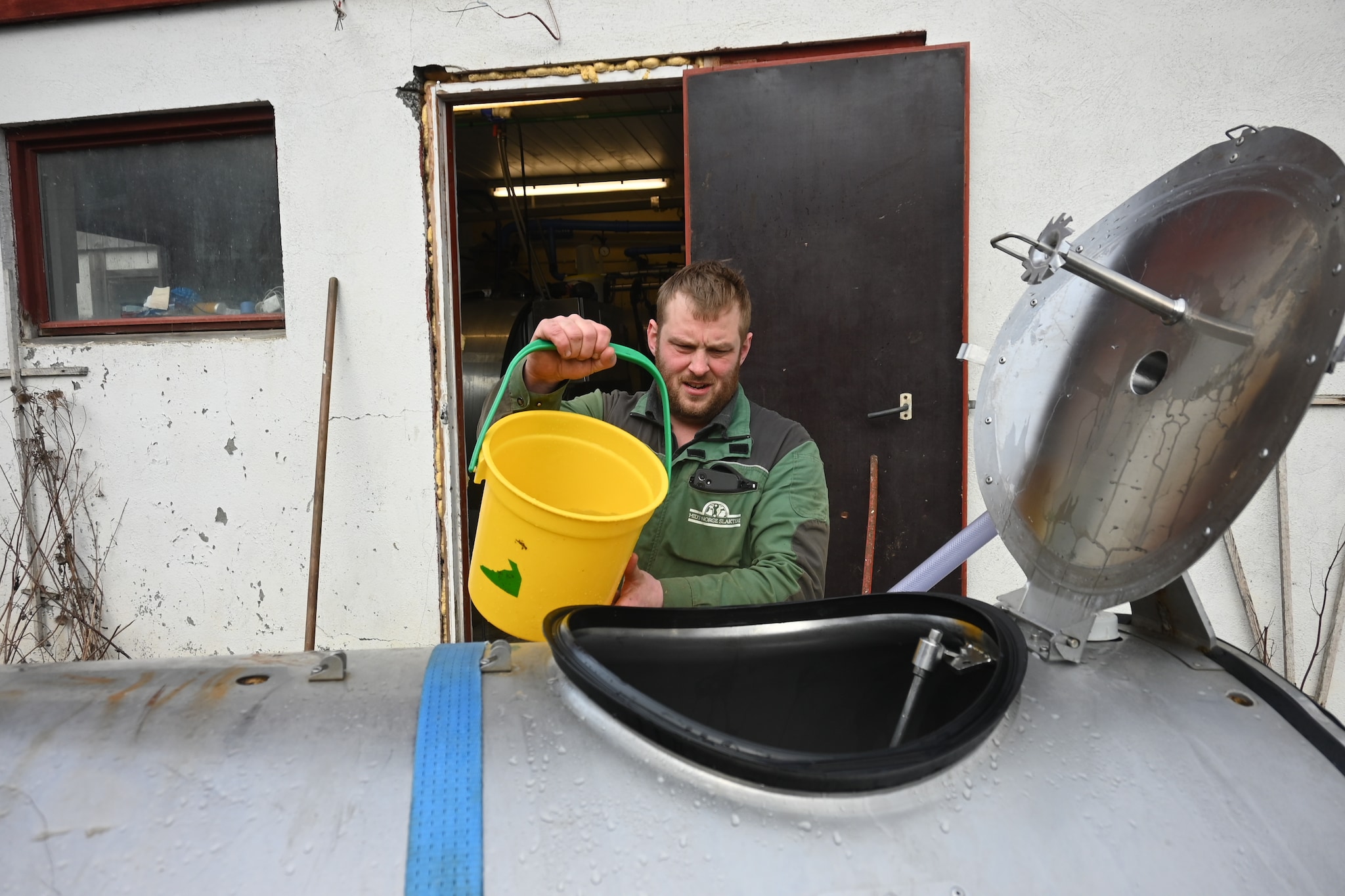 Nekter å hente melk på grunn av bratt bakke