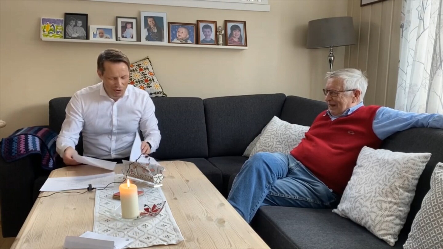Torleif P. Lyngstad mottar Kongens Fortjenstmedalje