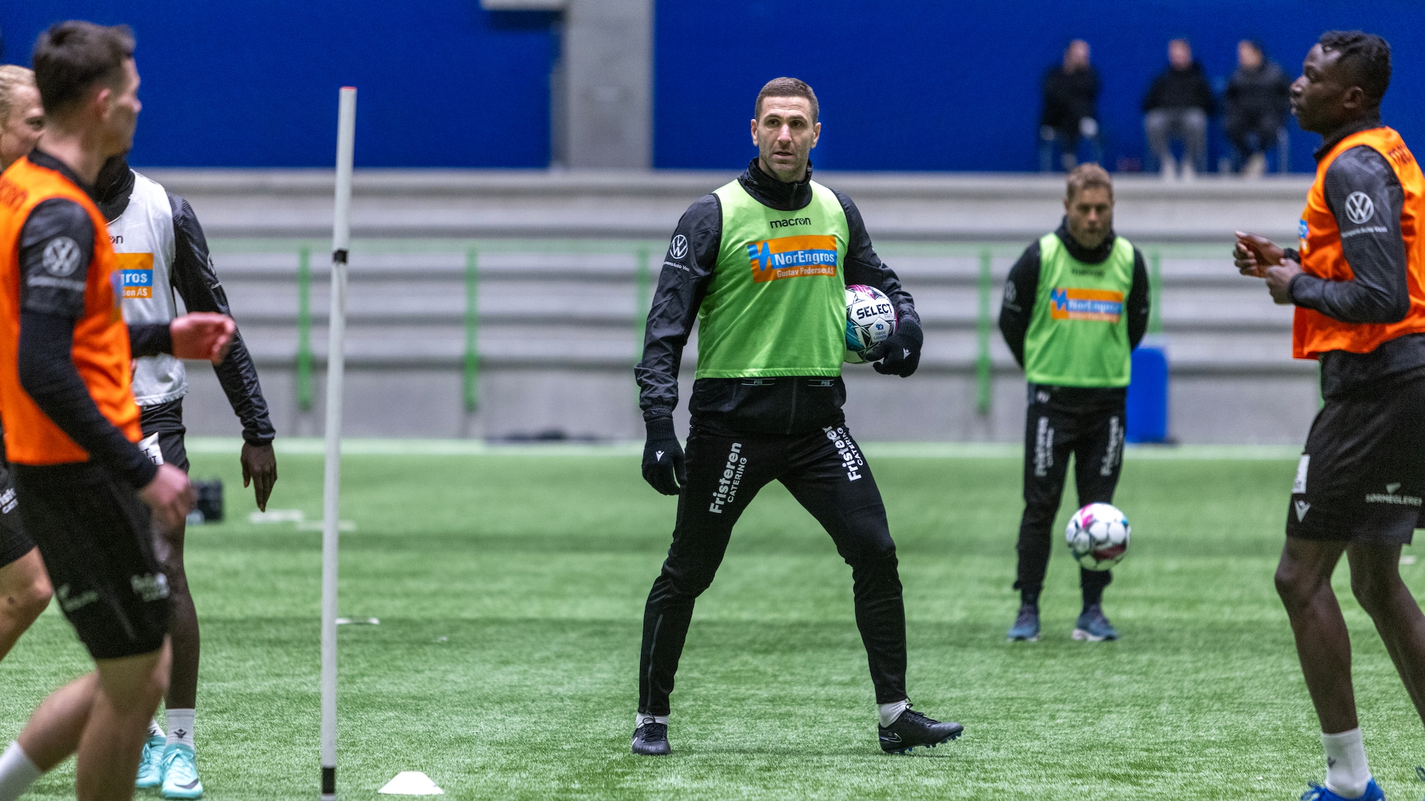SENDING: Se Karadas første trening