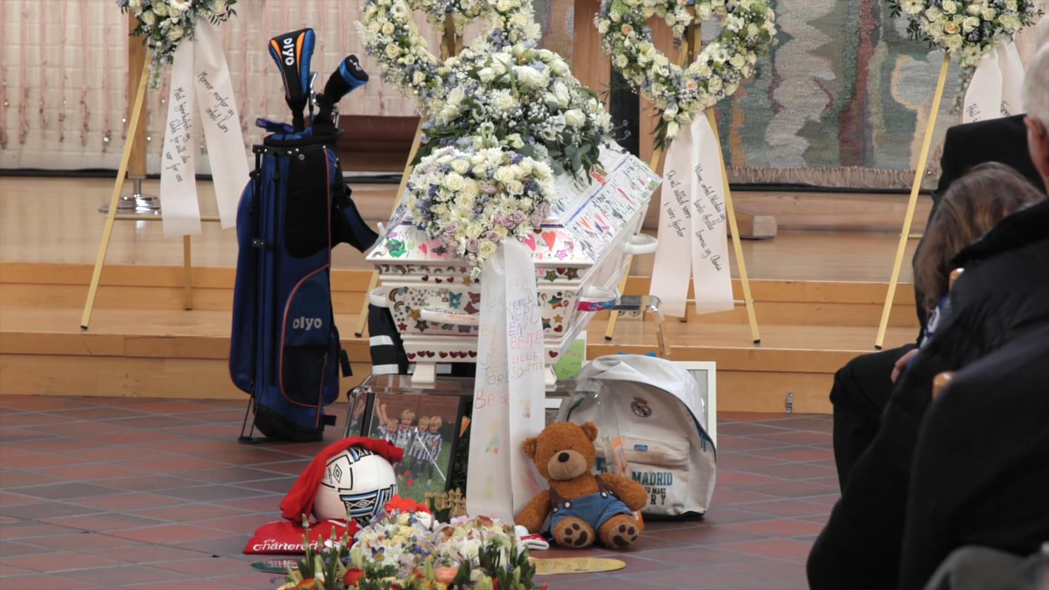 Full­satt kirke tok farvel med Finn (7)