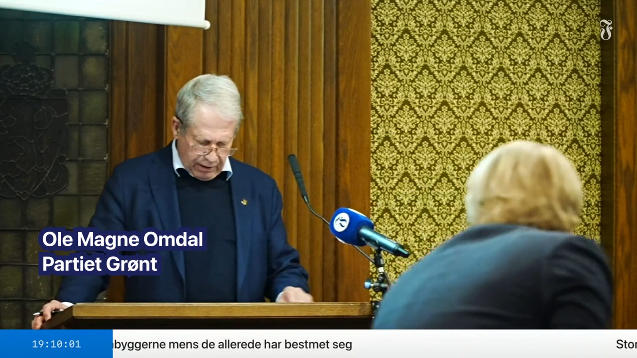 Fikk så hatten passet fra talerstolen