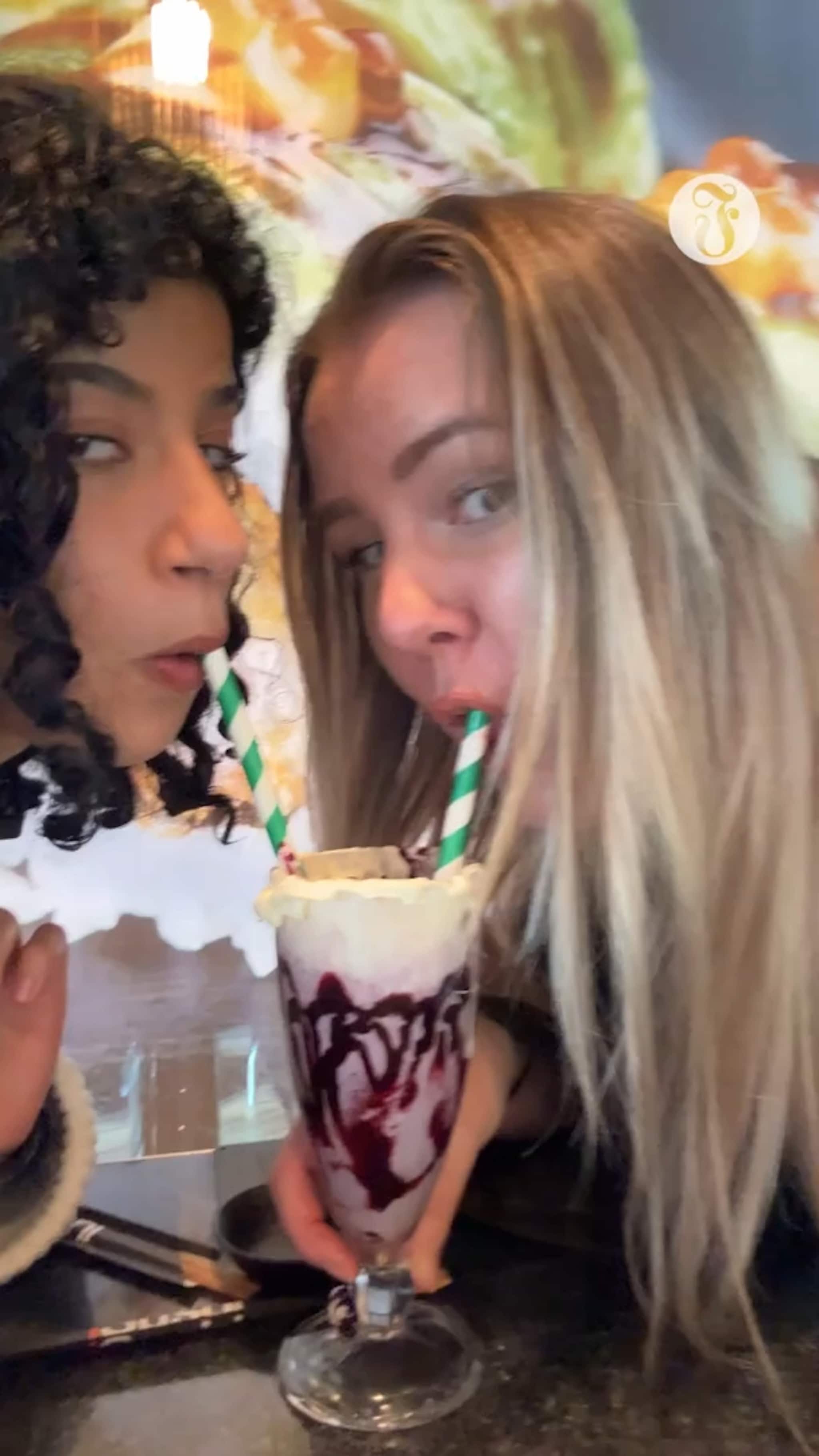 Cheeseburger, milkshake og sushi på samme sted?