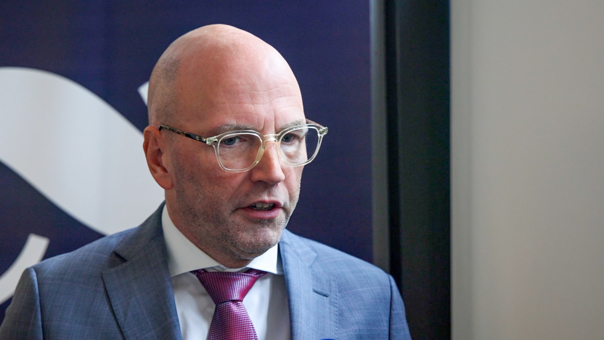 Sending: - Store svakheter ved forklaringen