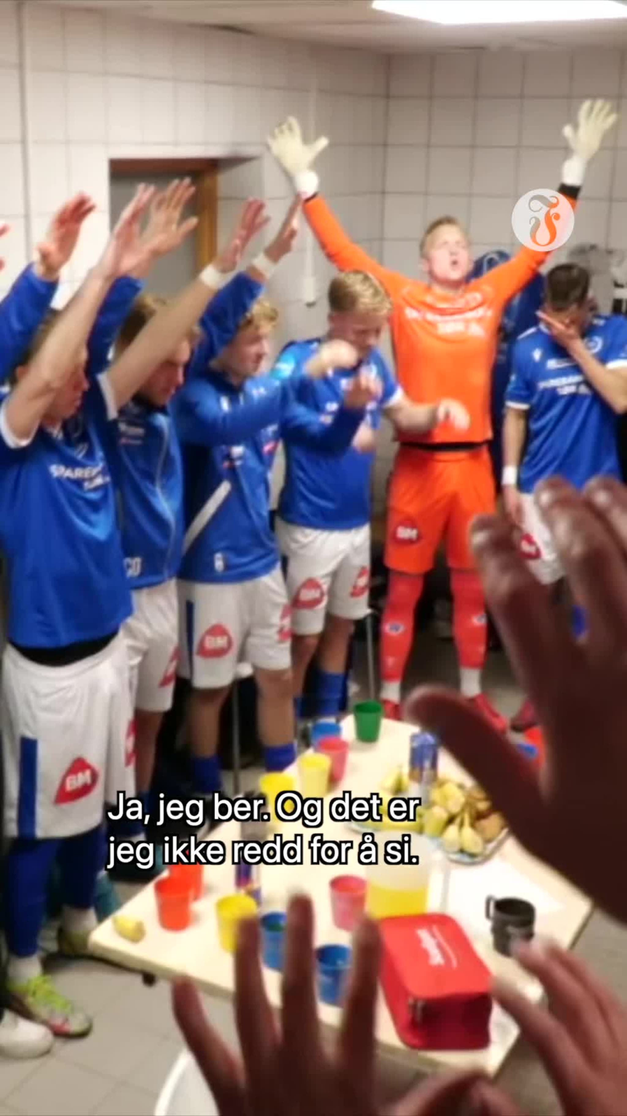 Her ber Fløy i garderoben før kamp