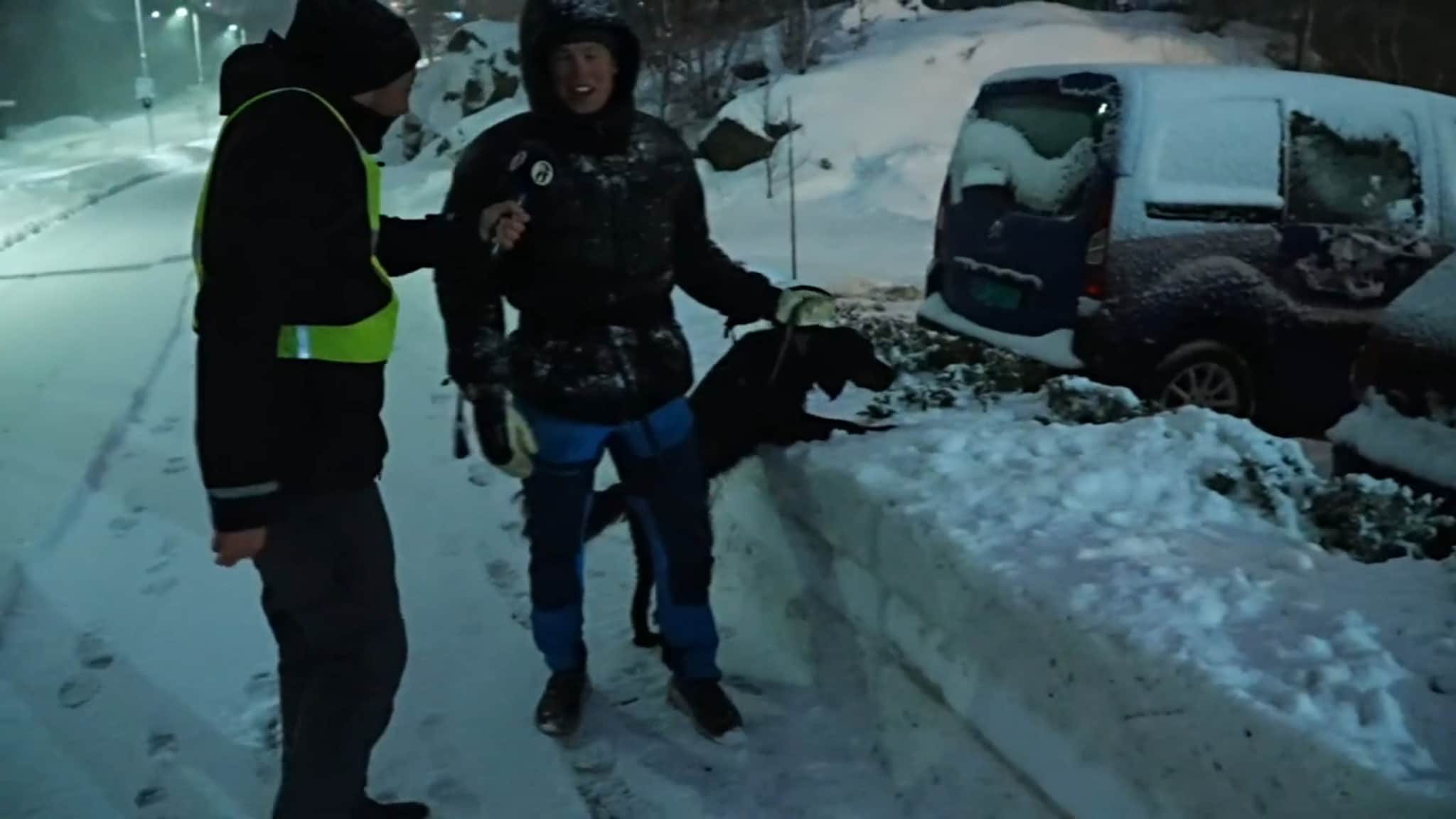 Hunden må på do
