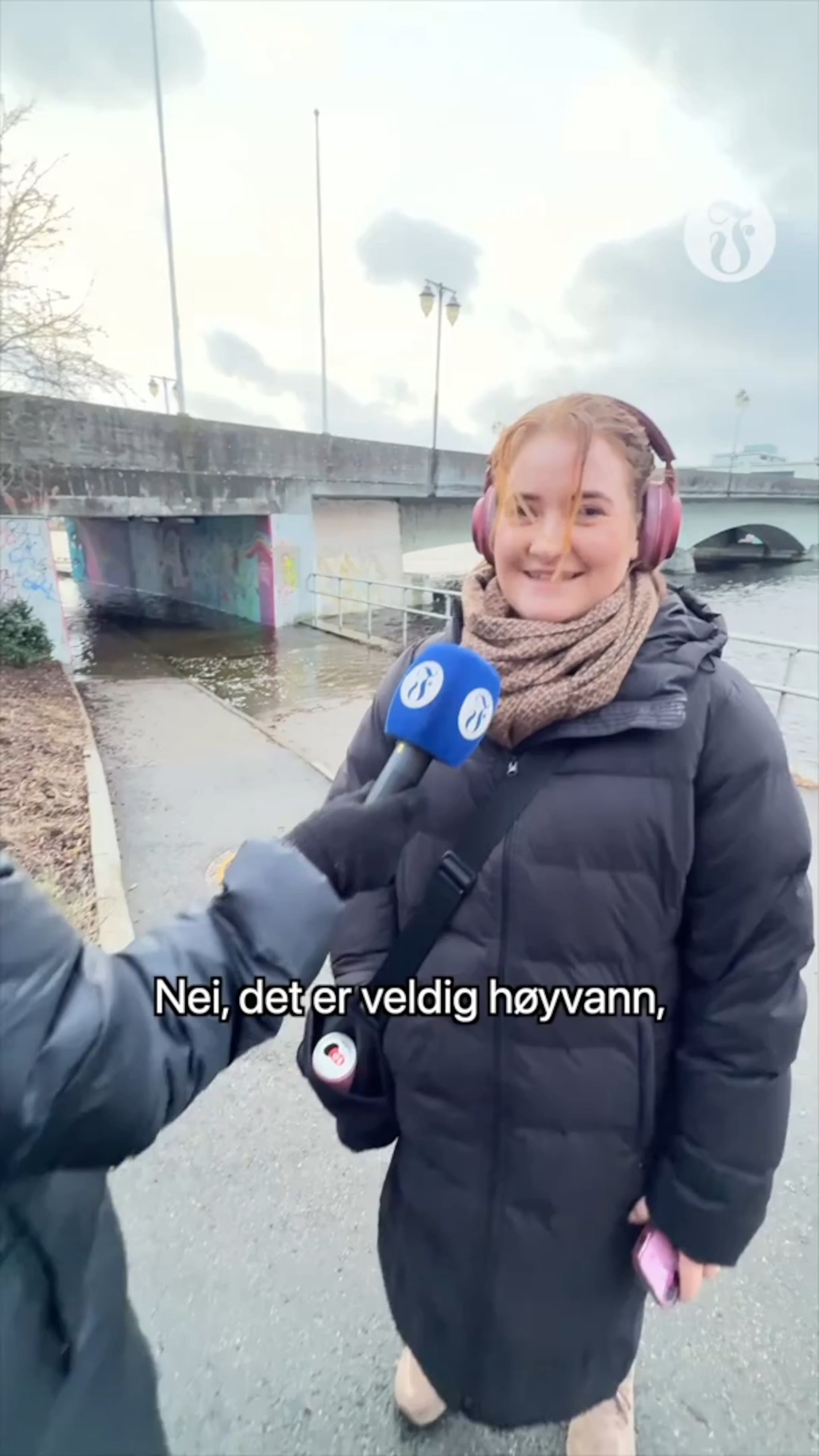 - Kan ikke gå gjennom der, da blir jeg klissblaut