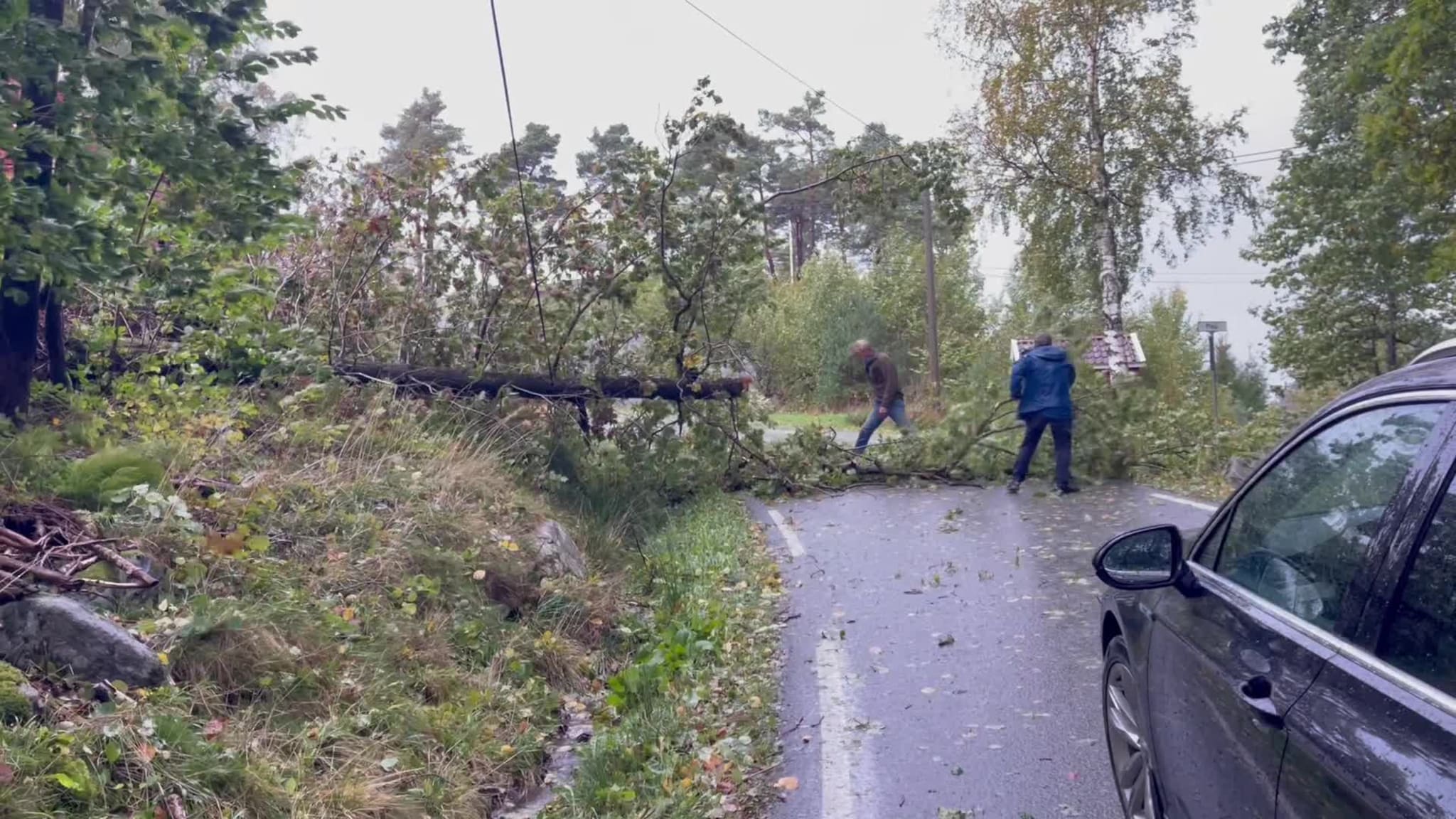 Gode naboer rydder veien i Kjøbmannsvik
