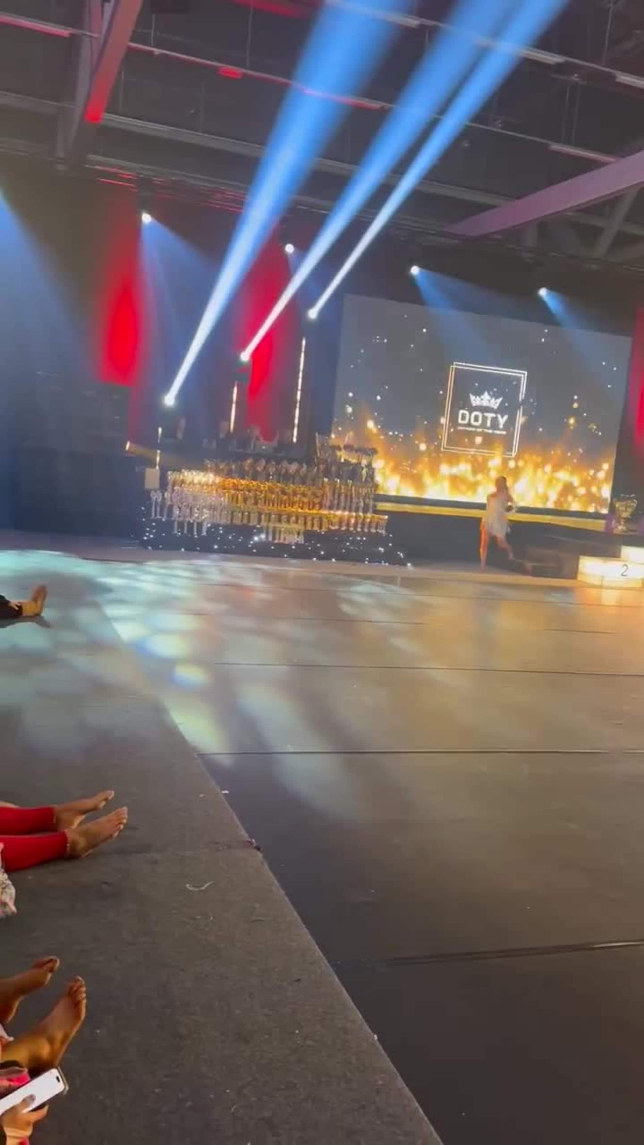 Bao Tran Cathrine Thach vant Dancer of the Year