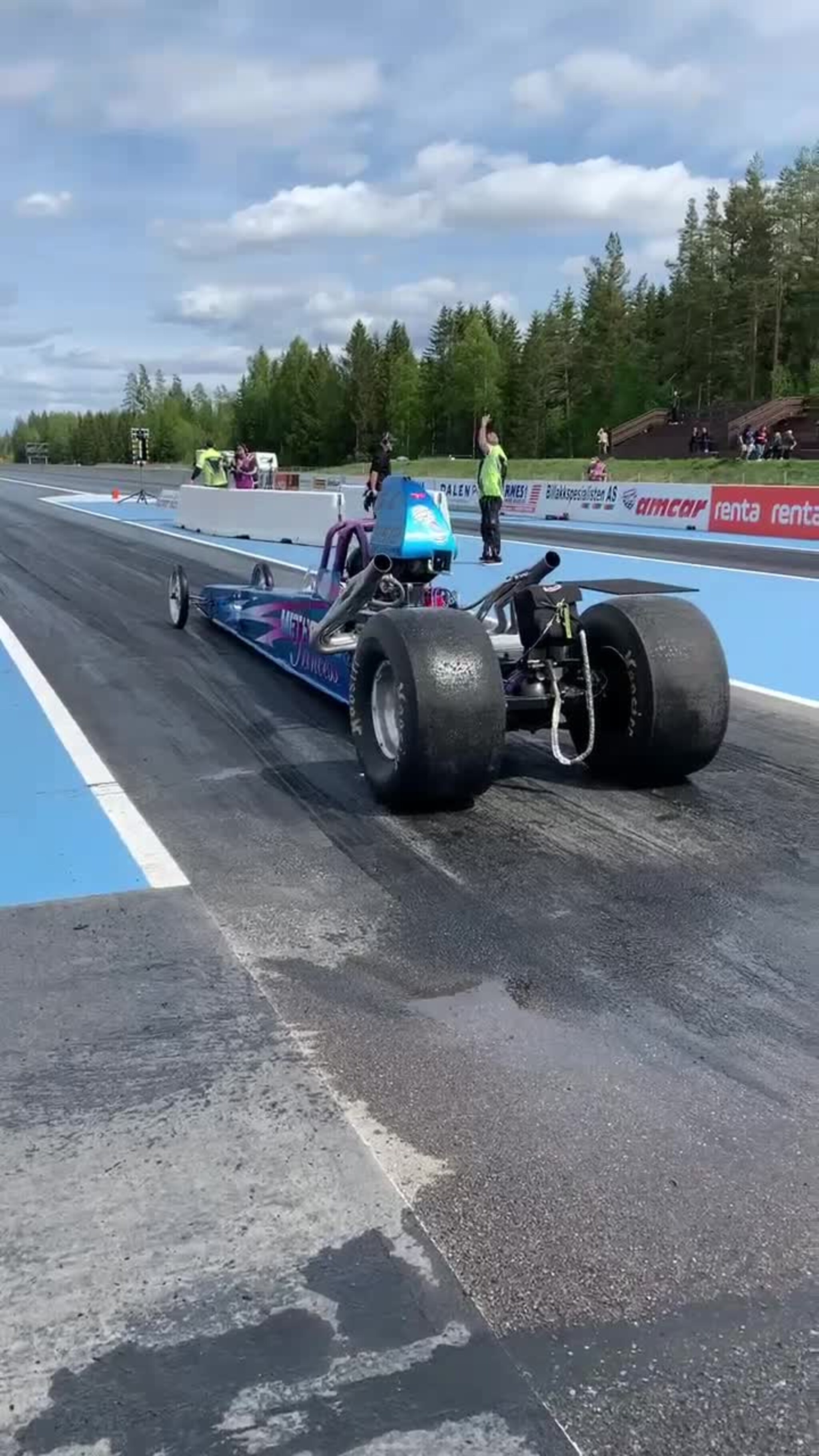 Dragraceren Julie Andersen skyter ut fra start