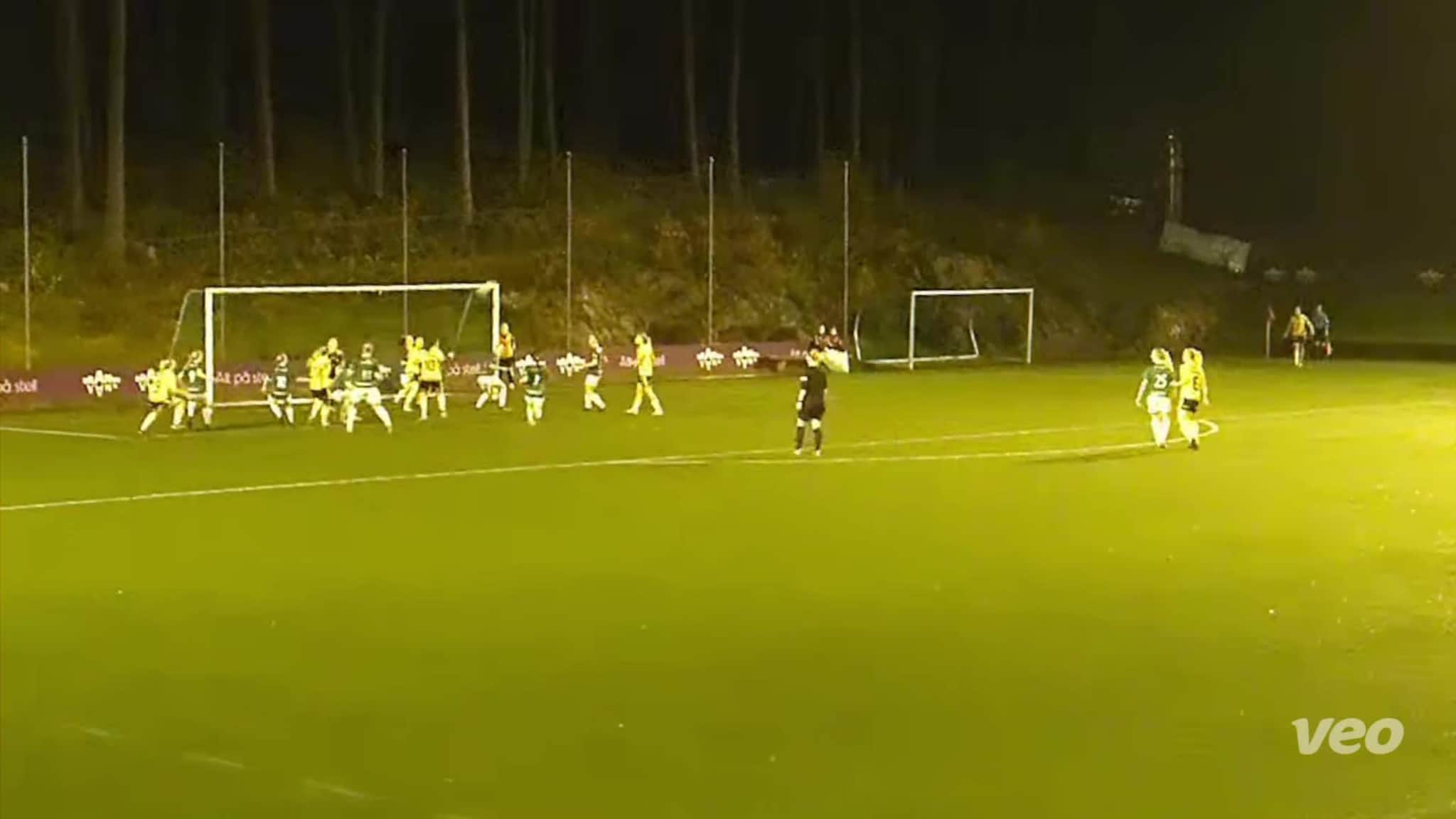 Stine Wahlin Hansen scorer 2-0 mot Randesund
