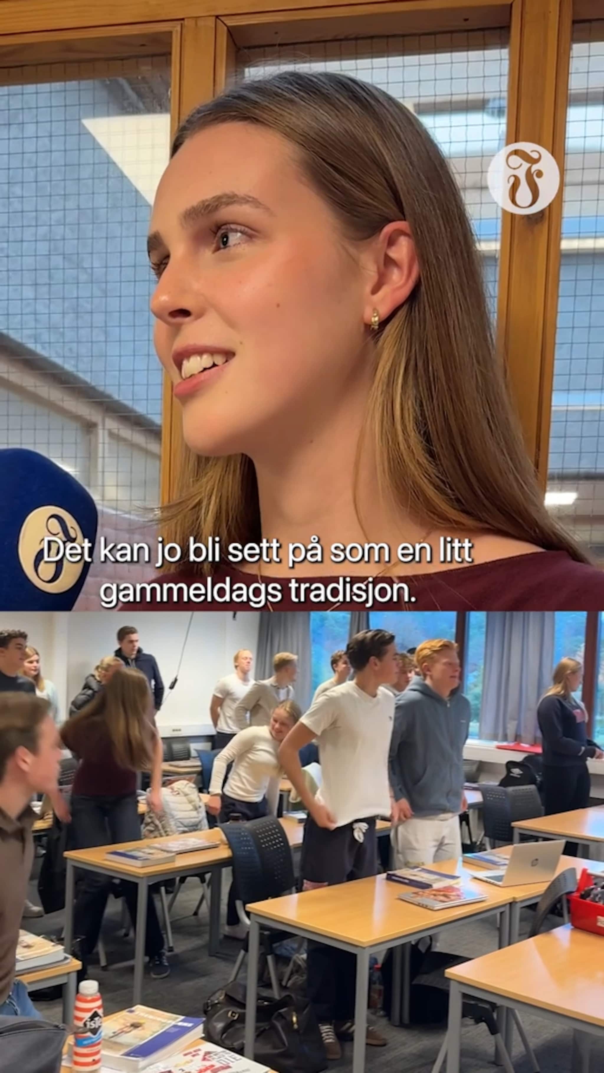 Her må elevene reise seg for læreren