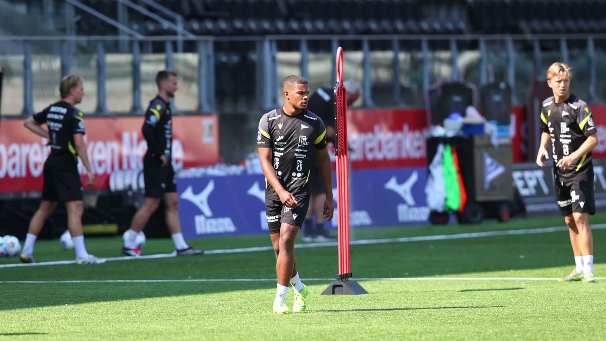 Santino Samuyiwa på Start-trening