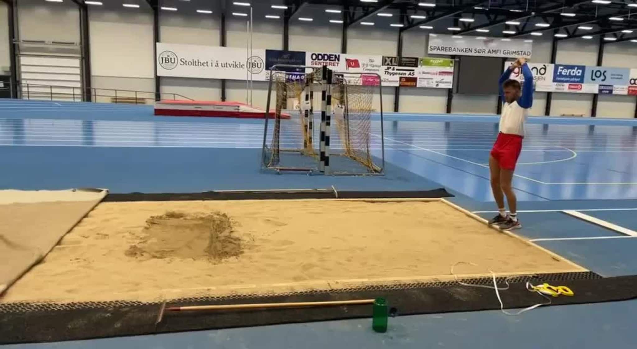 Kenneth Bjorvatn hopper 3,63 meter i stille lengde