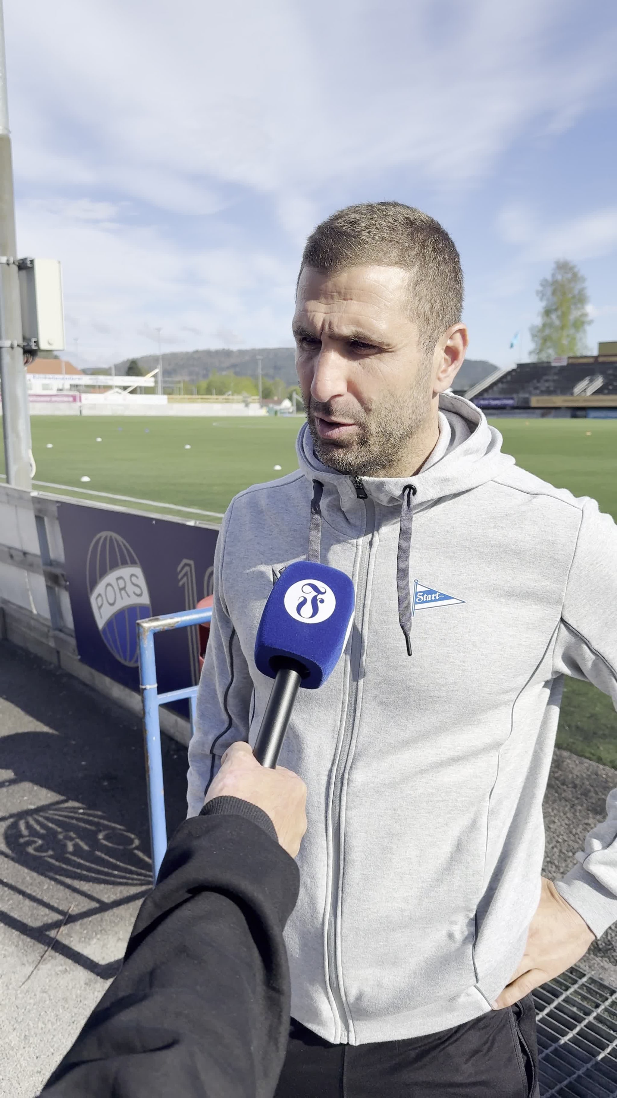 Azar Karadas før Pors