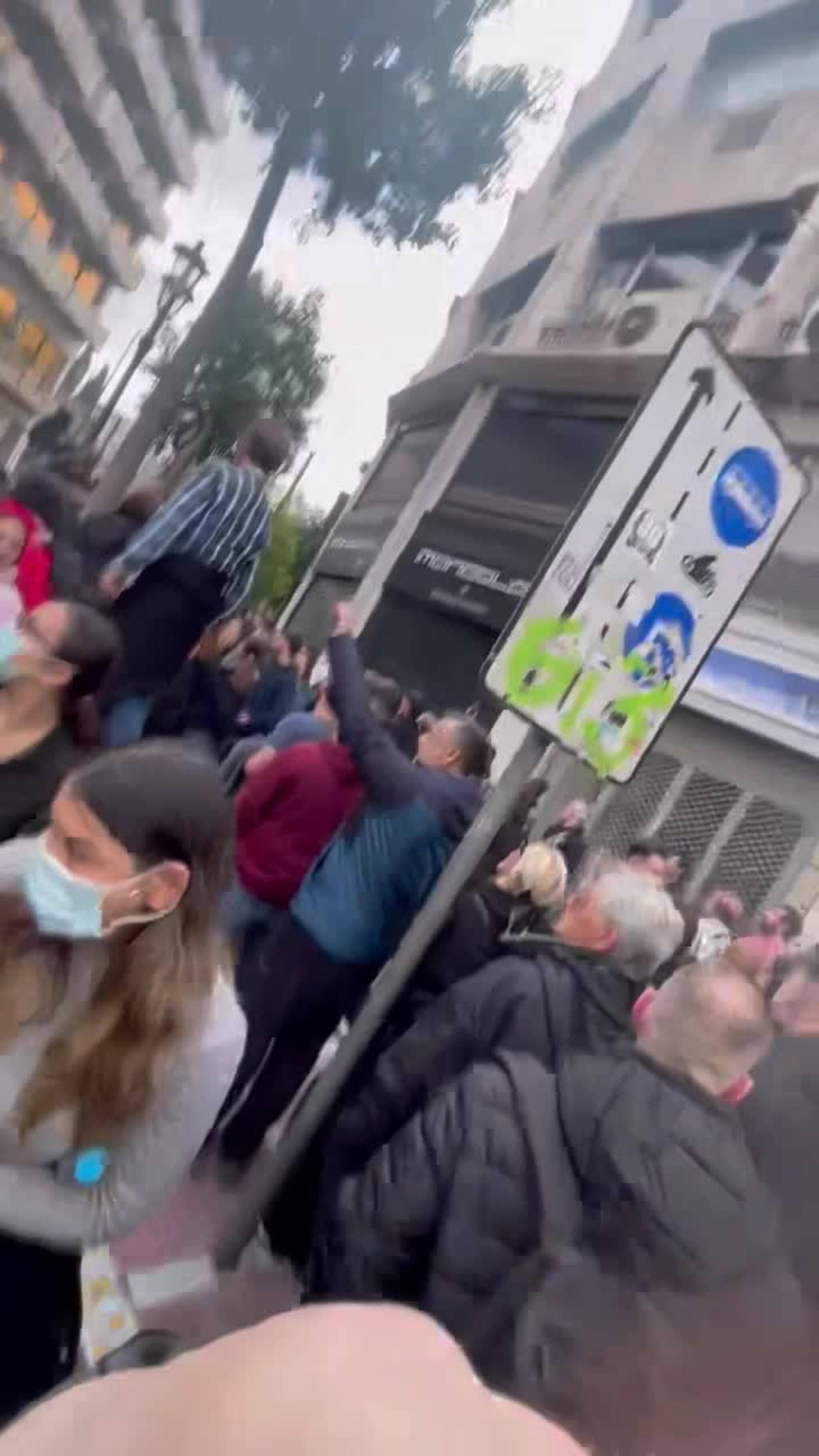 Emilie (21) ble vitne til voldelig demonstrasjon